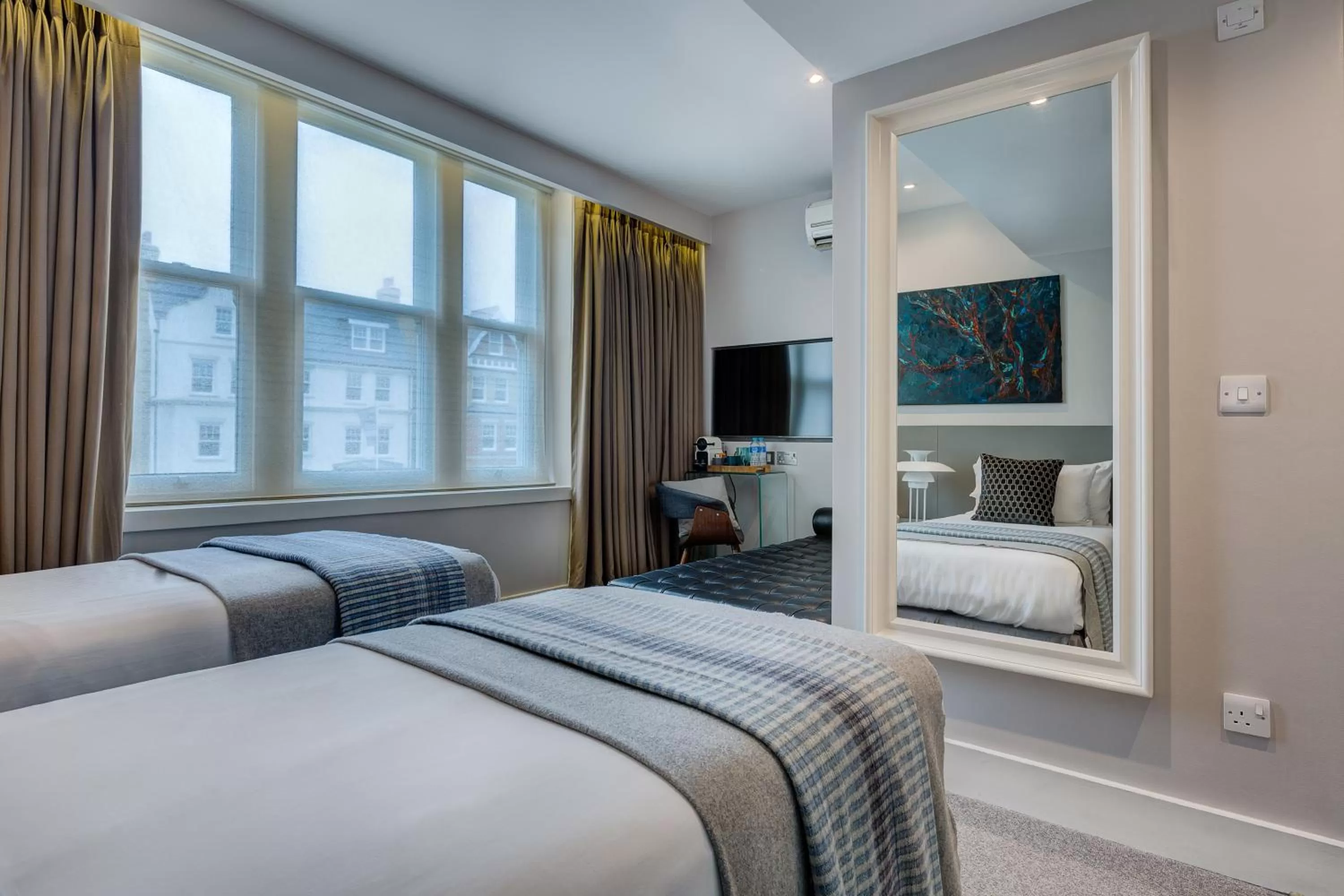 Day, Bed in Hotel 55