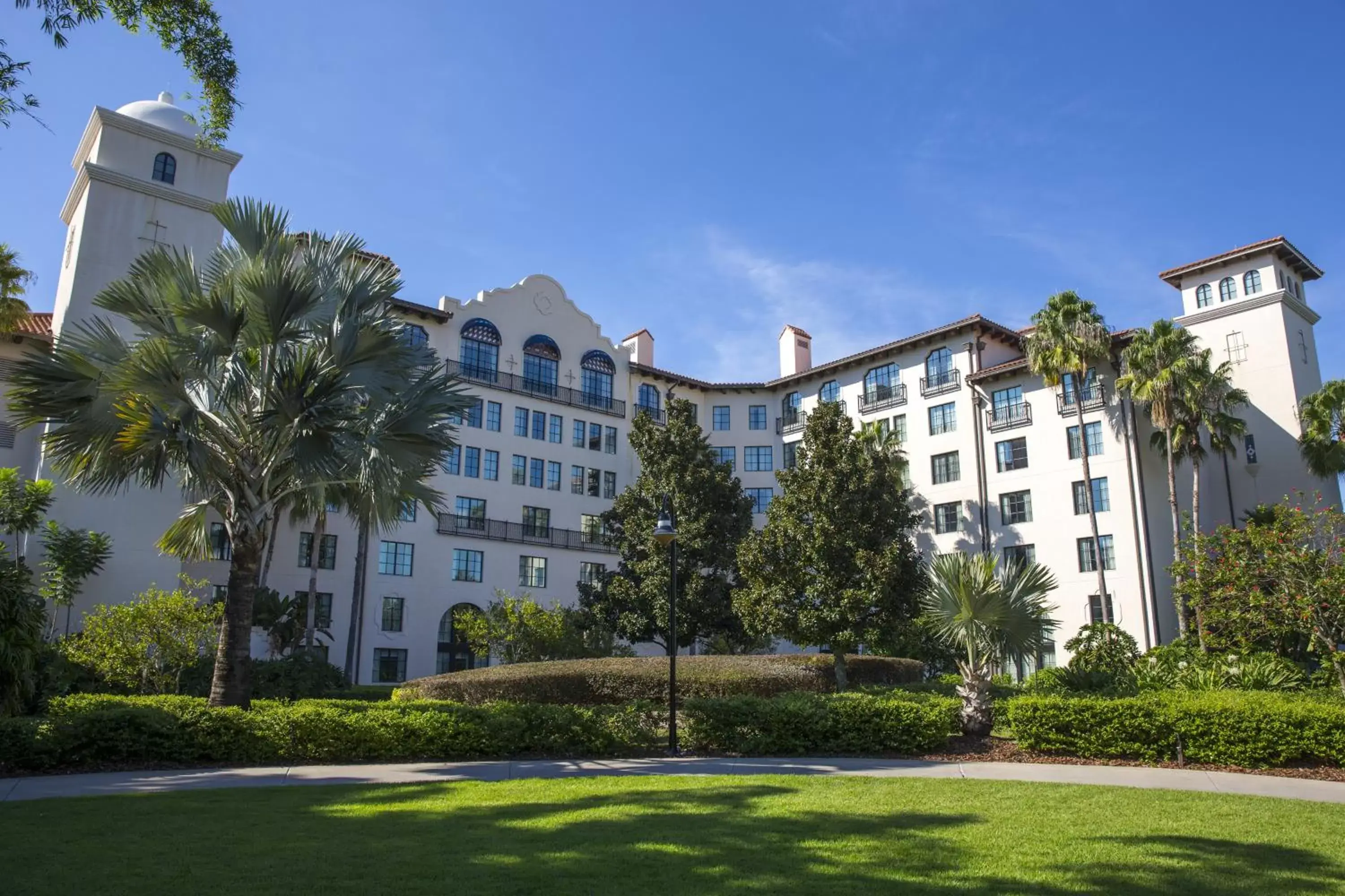 Facade/entrance in Universal's Hard Rock Hotel® Facade/entrance in Universal's Hard Rock Hotel®