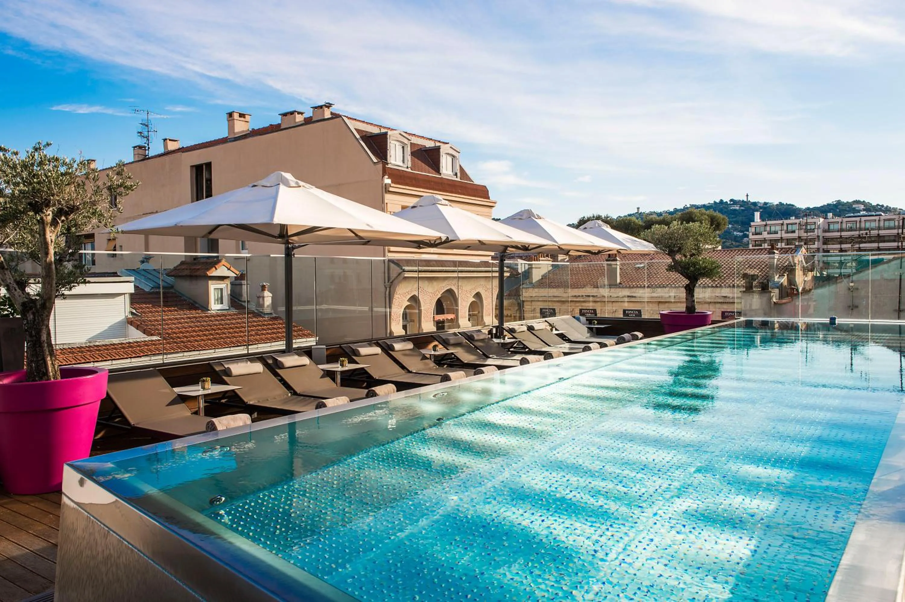 Patio in Five Seas by Inwood Hotels