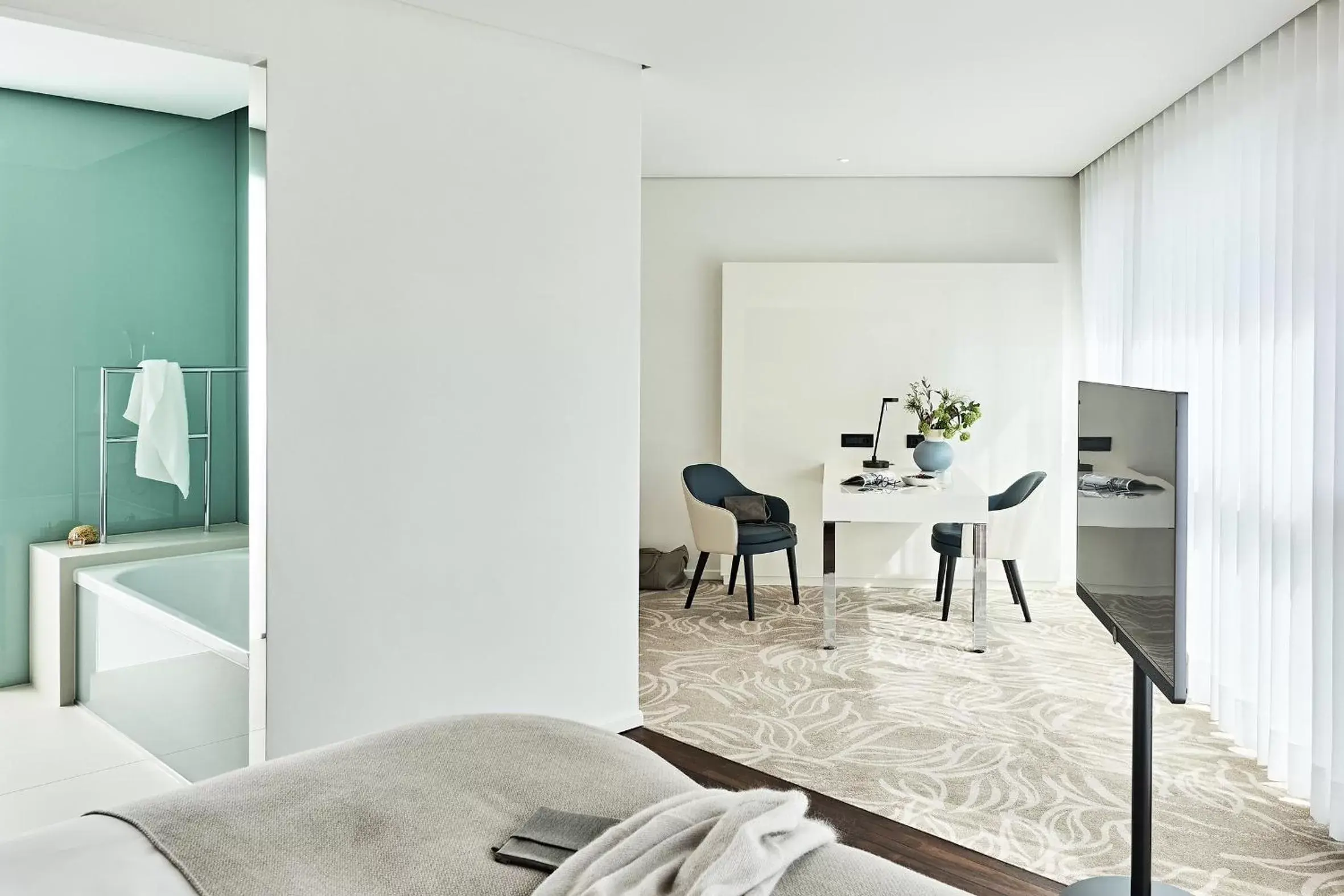 Photo of the whole room in SIDE, Hamburg, a Member of Design Hotels Photo of the whole room in SIDE, Hamburg, a Member of Design Hotels