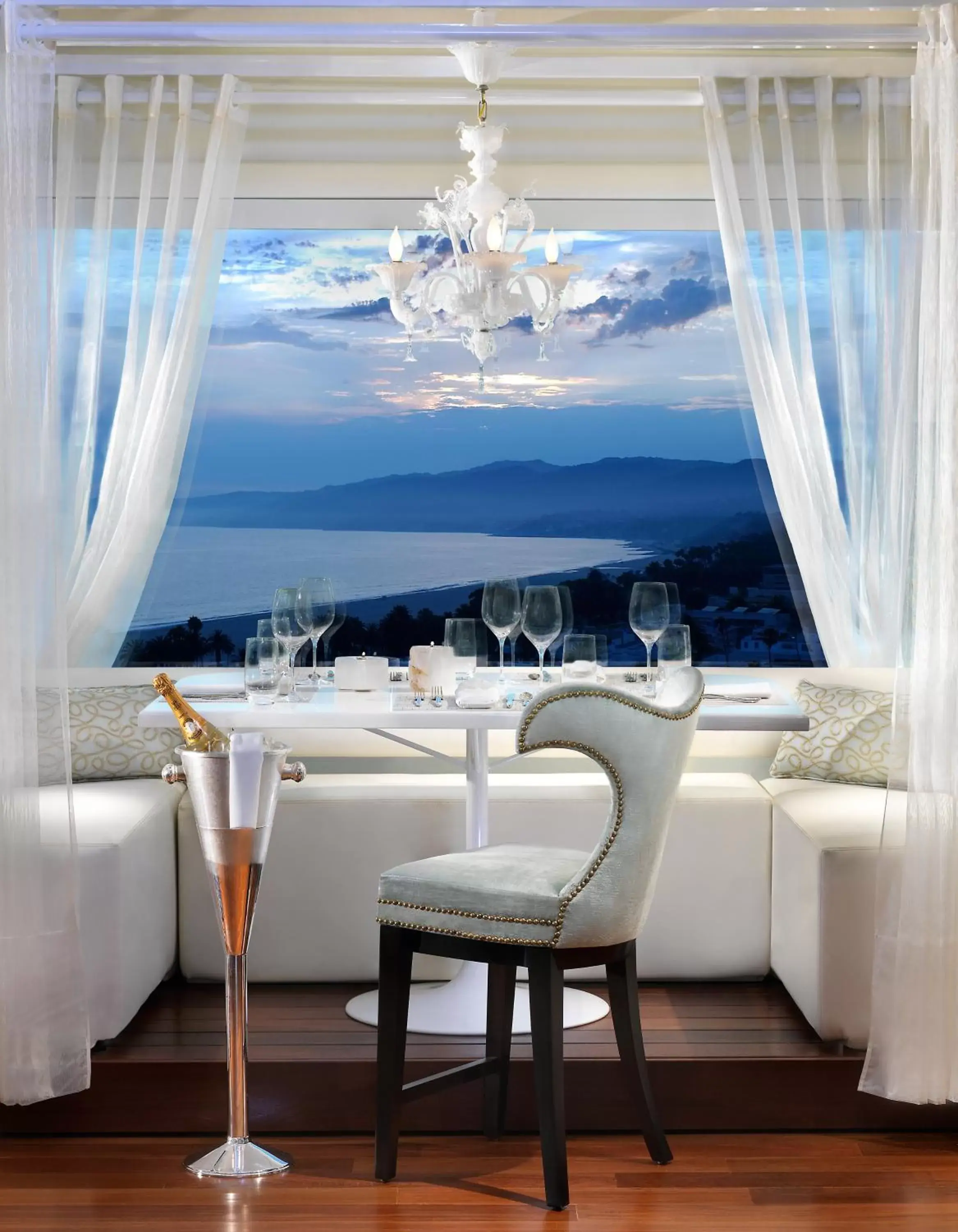 Restaurant/places to eat in Huntley Santa Monica Beach Restaurant/places to eat in Huntley Santa Monica Beach