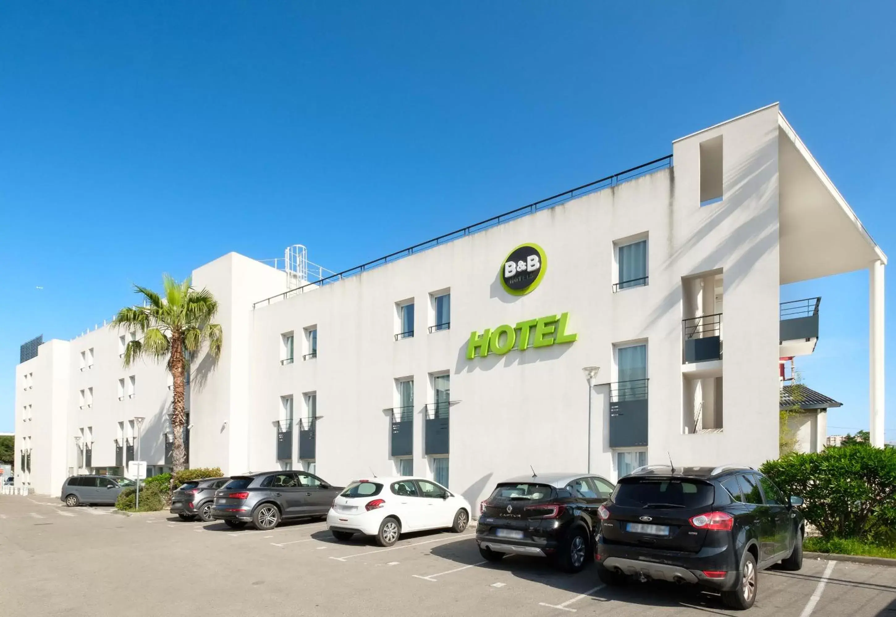 Property building in B&B HOTEL Cannes La Bocca Plage Property building in B&B HOTEL Cannes La Bocca Plage