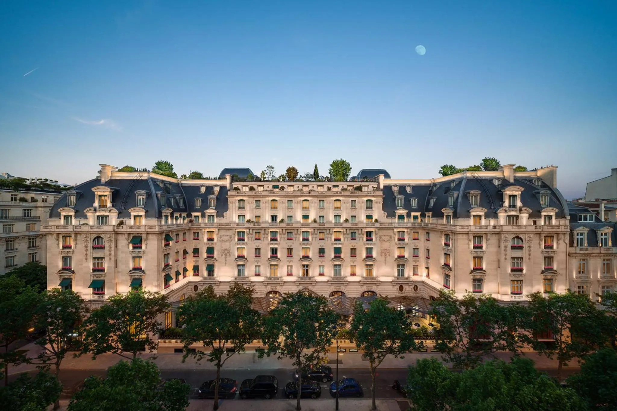 Property building in The Peninsula Paris