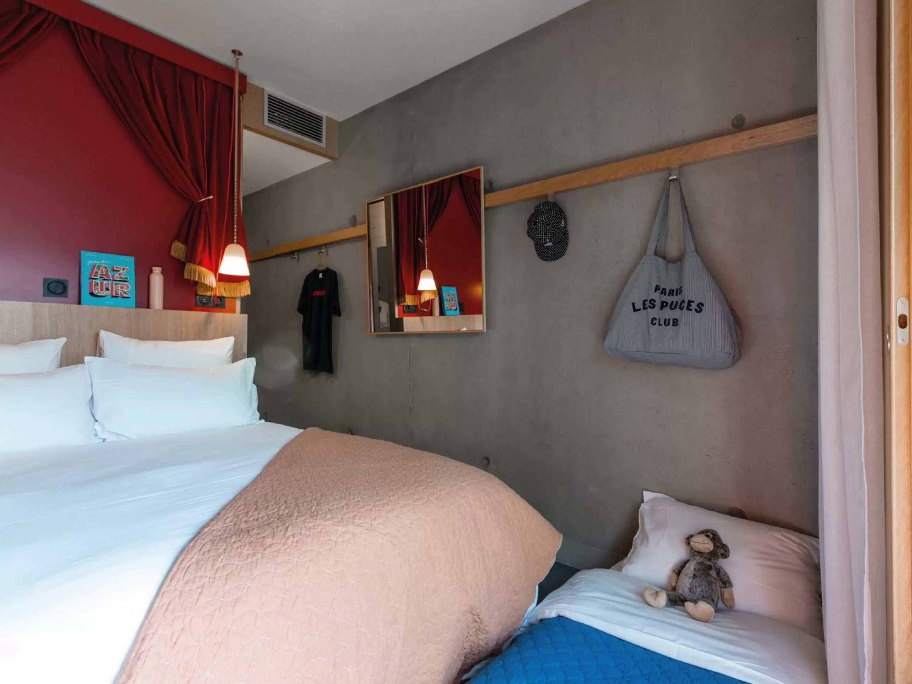 Bedroom, Bed in MOB HOTEL Lyon Confluence Bedroom, Bed in MOB HOTEL Lyon Confluence