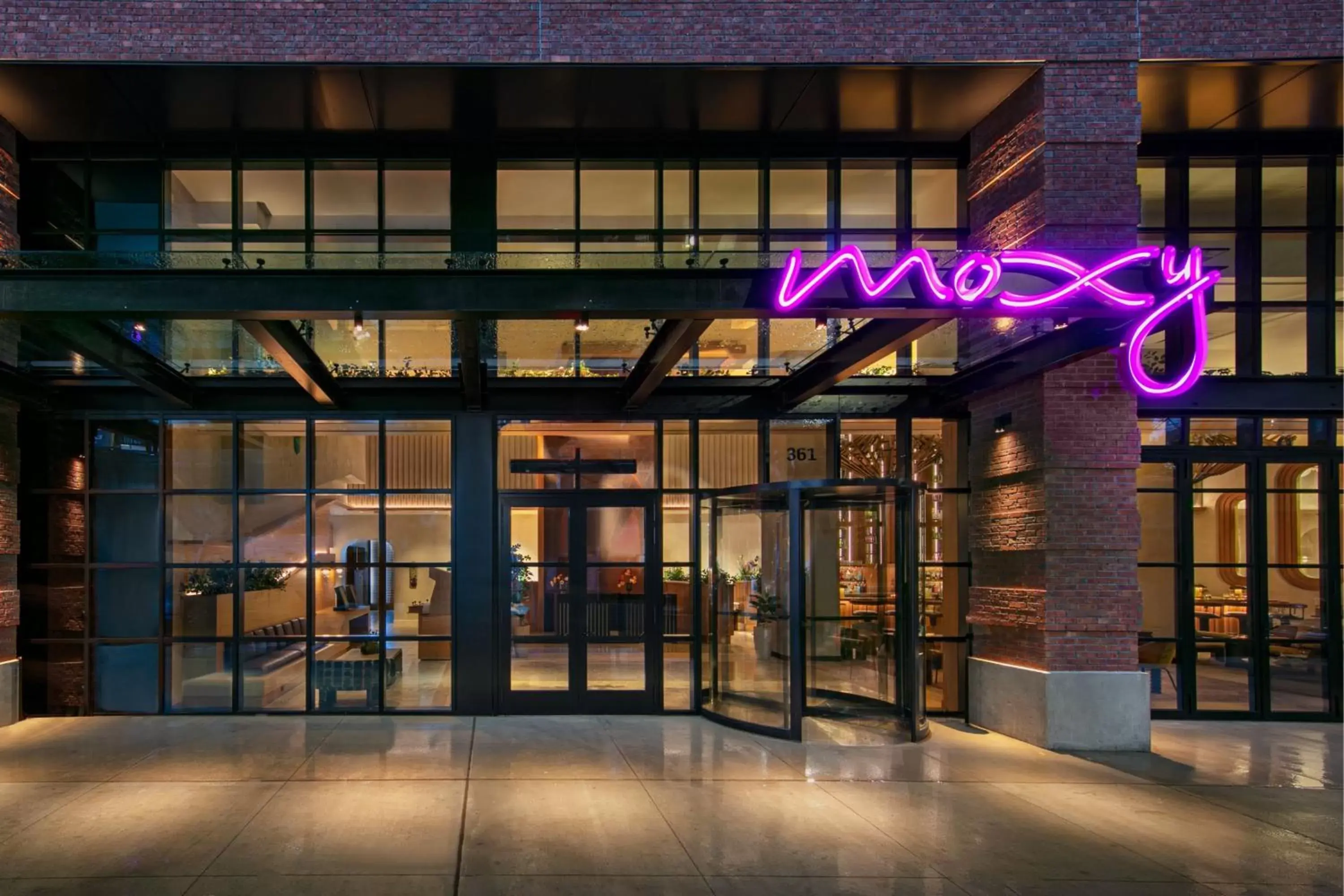 Property building in Moxy Brooklyn Williamsburg Property building in Moxy Brooklyn Williamsburg