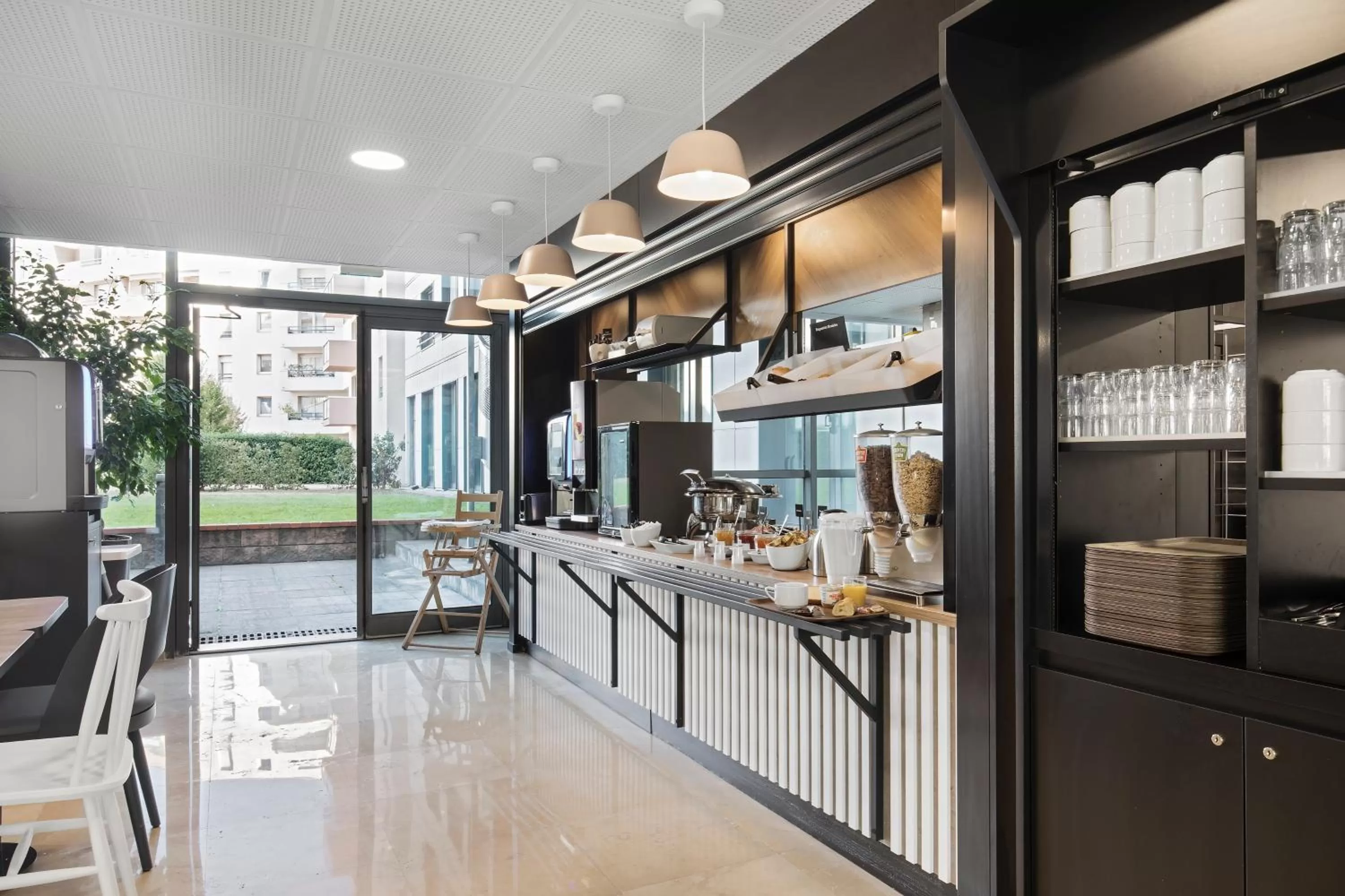 Buffet breakfast in B&B HOTEL Lyon Centre Part-dieu Gambetta