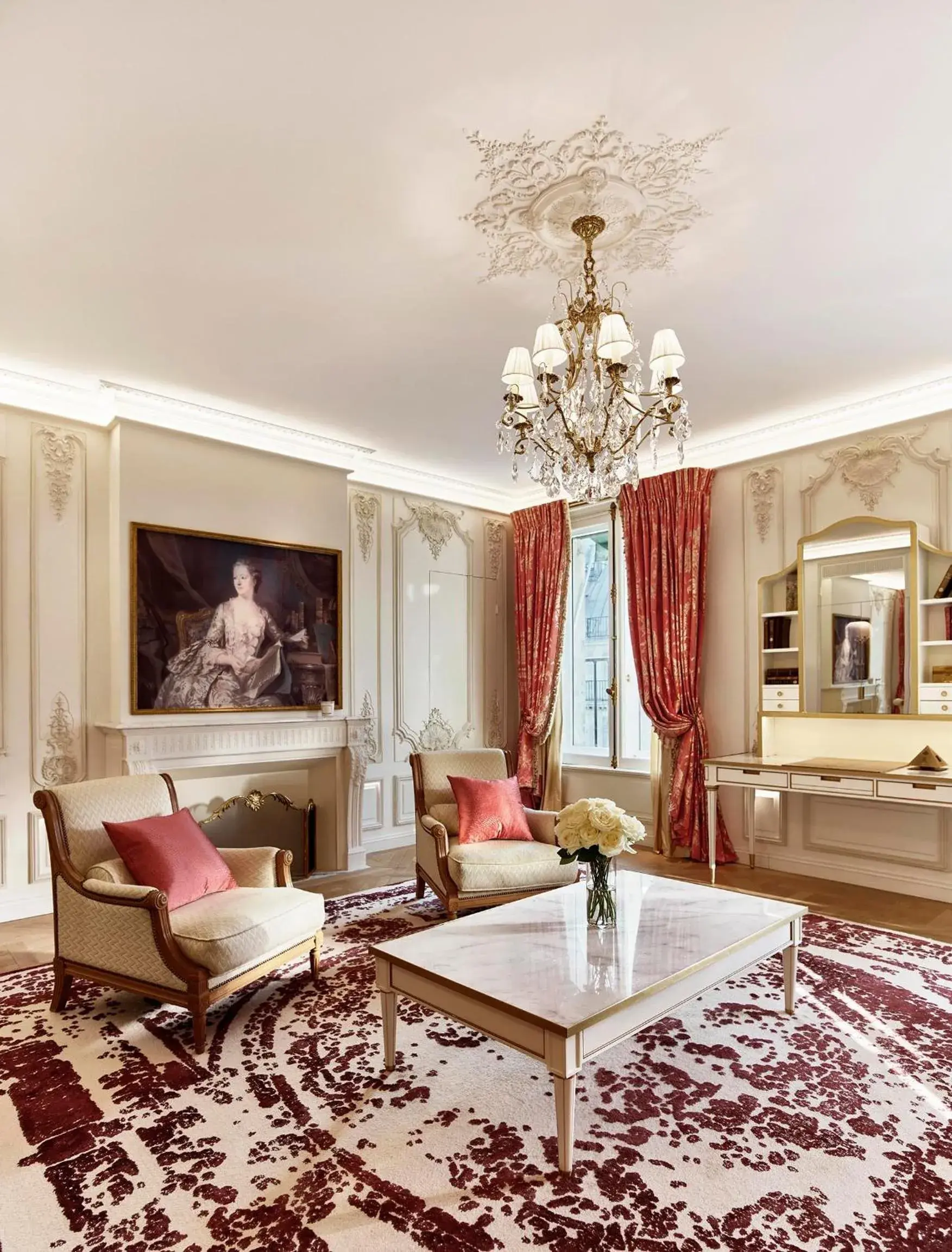 Living room in Le Meurice – Dorchester Collection Living room in Le Meurice – Dorchester Collection