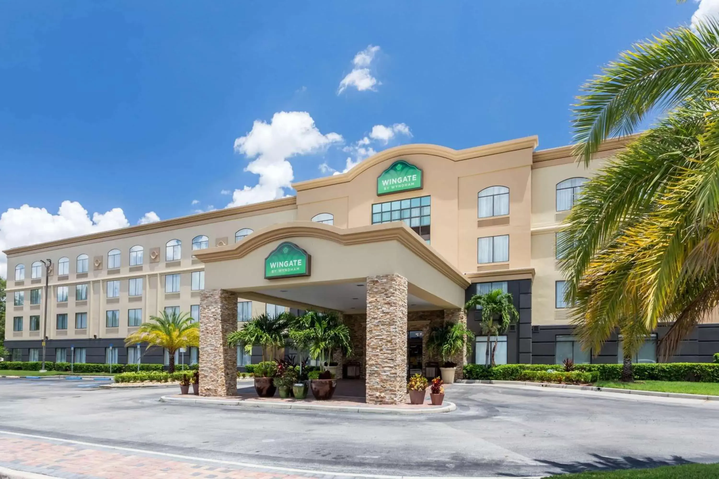 Wingate by Wyndham, Universal Studios - Free Theme Park Shuttle Wingate by Wyndham, Universal Studios - Free Theme Park Shuttle