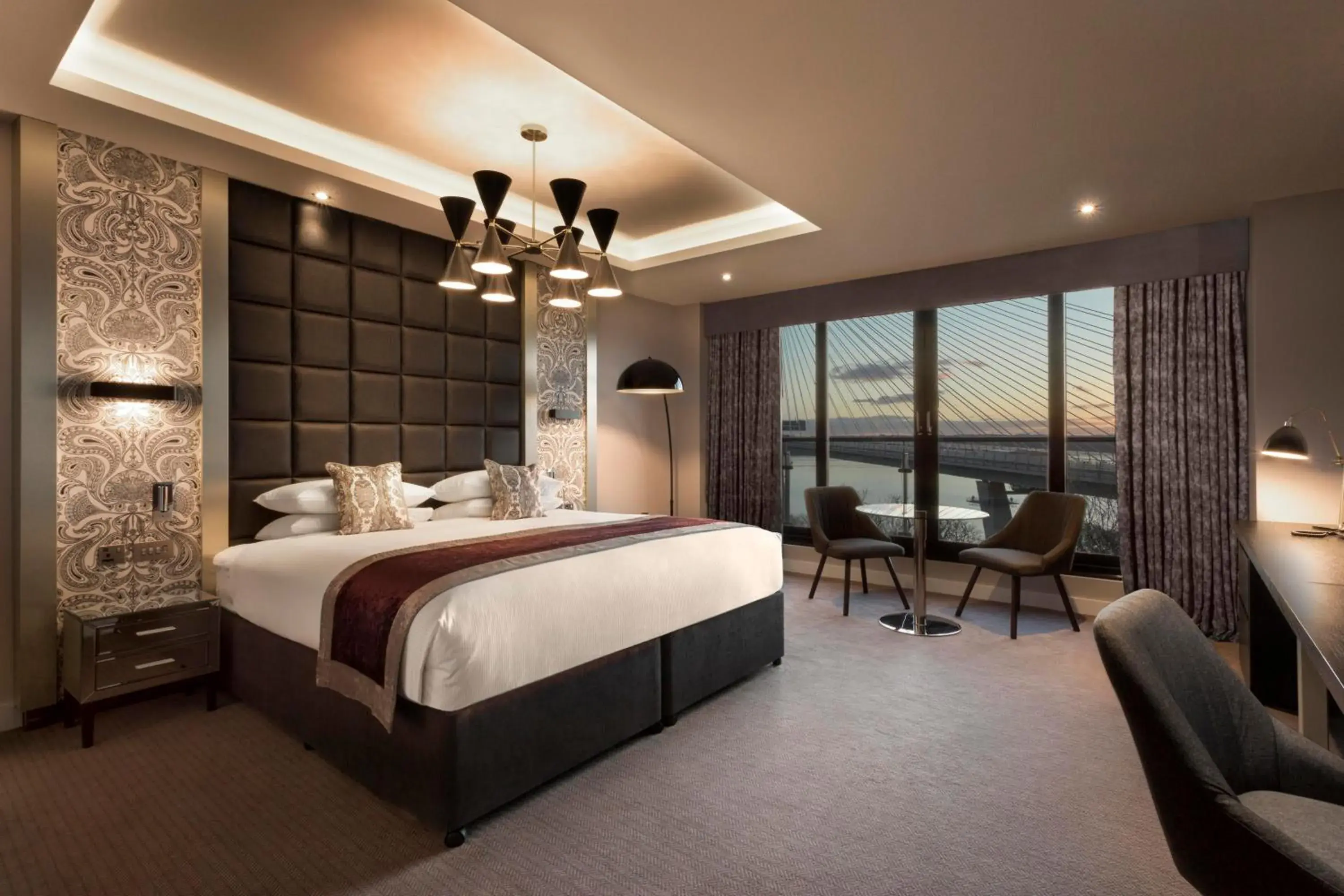 Bedroom, Bed in DoubleTree by Hilton Edinburgh - Queensferry Crossing Bedroom, Bed in DoubleTree by Hilton Edinburgh - Queensferry Crossing