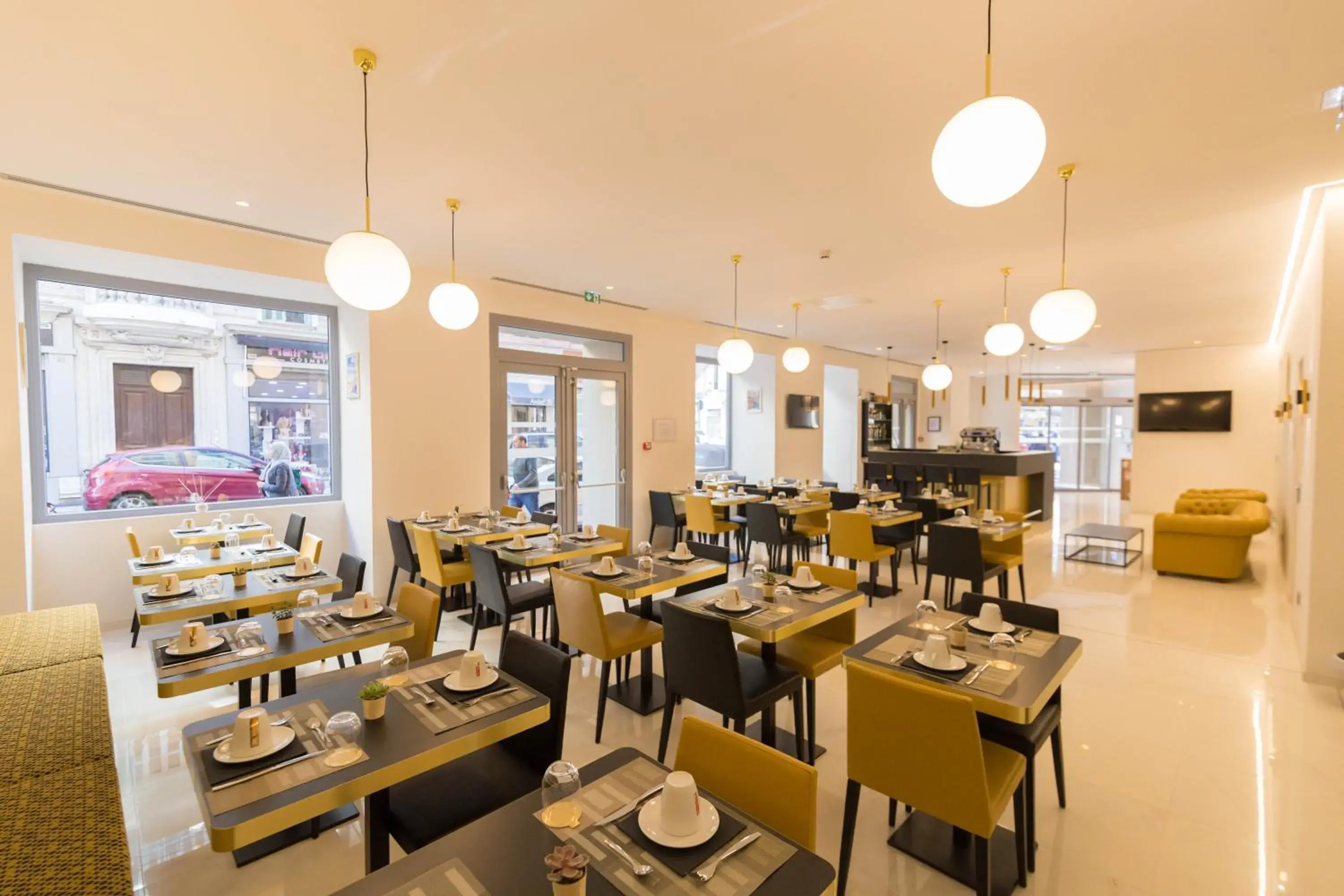 Restaurant/places to eat in Hôtel Nice Azur Riviera Restaurant/places to eat in Hôtel Nice Azur Riviera