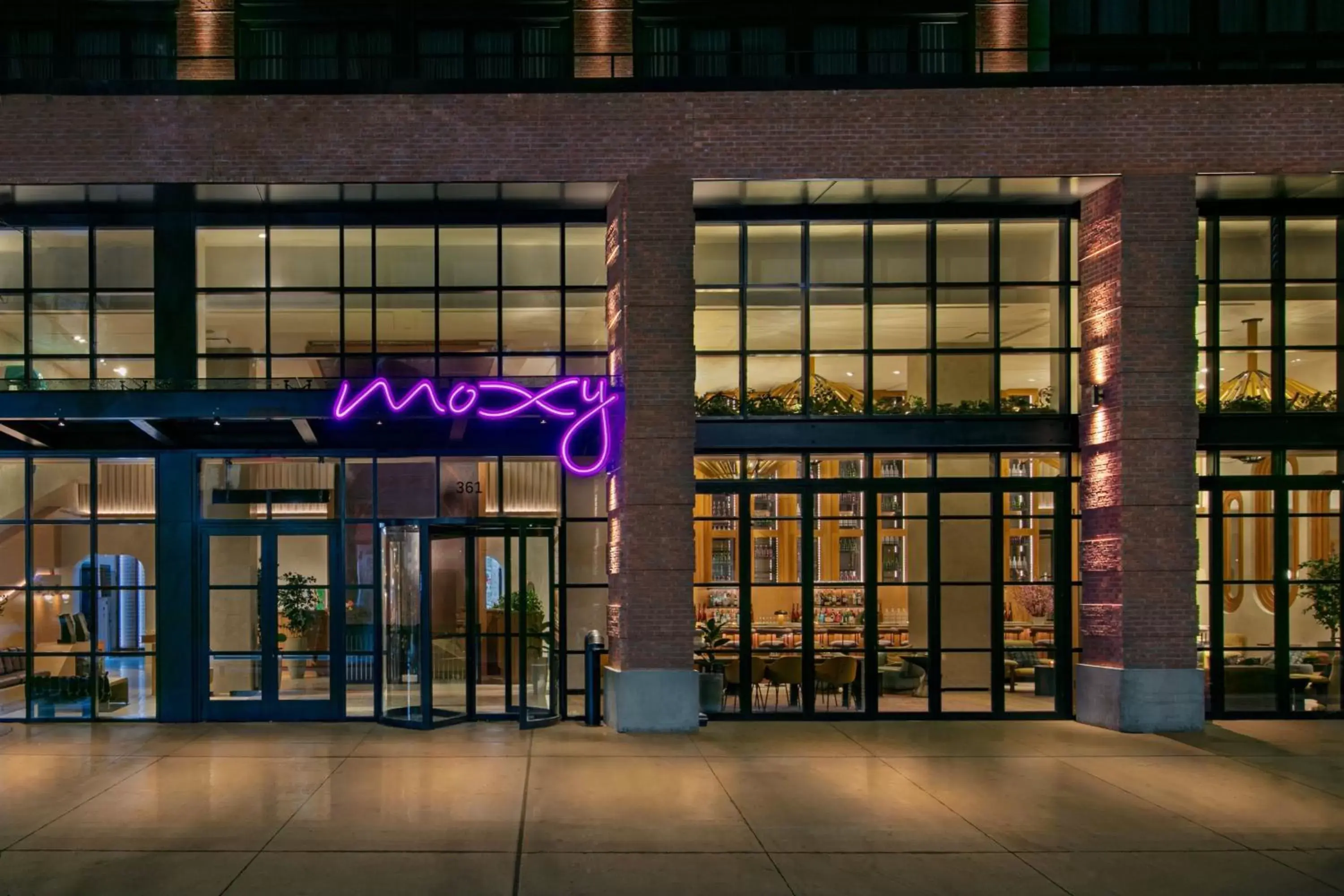 Property building in Moxy Brooklyn Williamsburg Property building in Moxy Brooklyn Williamsburg