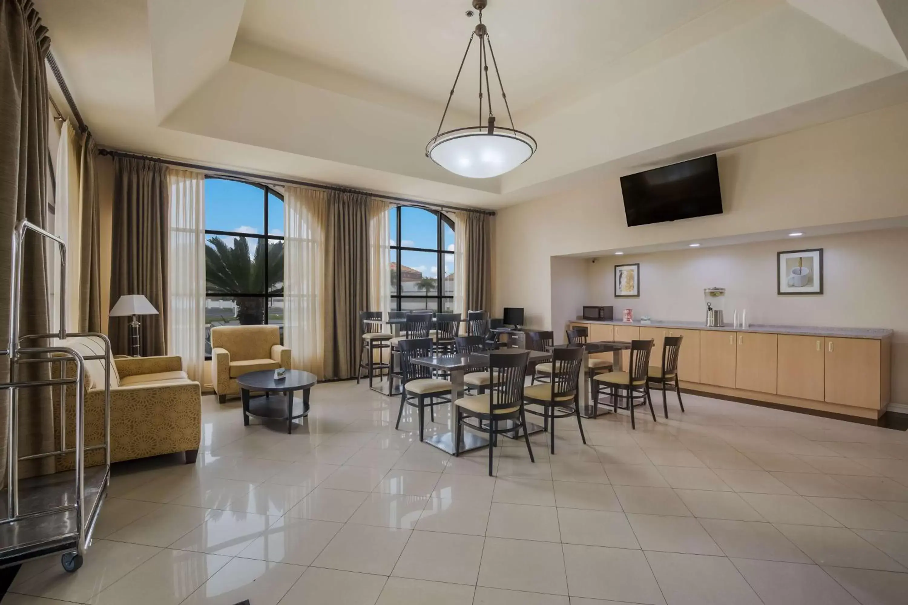 Lobby or reception in Best Western Norwalk Inn Lobby or reception in Best Western Norwalk Inn