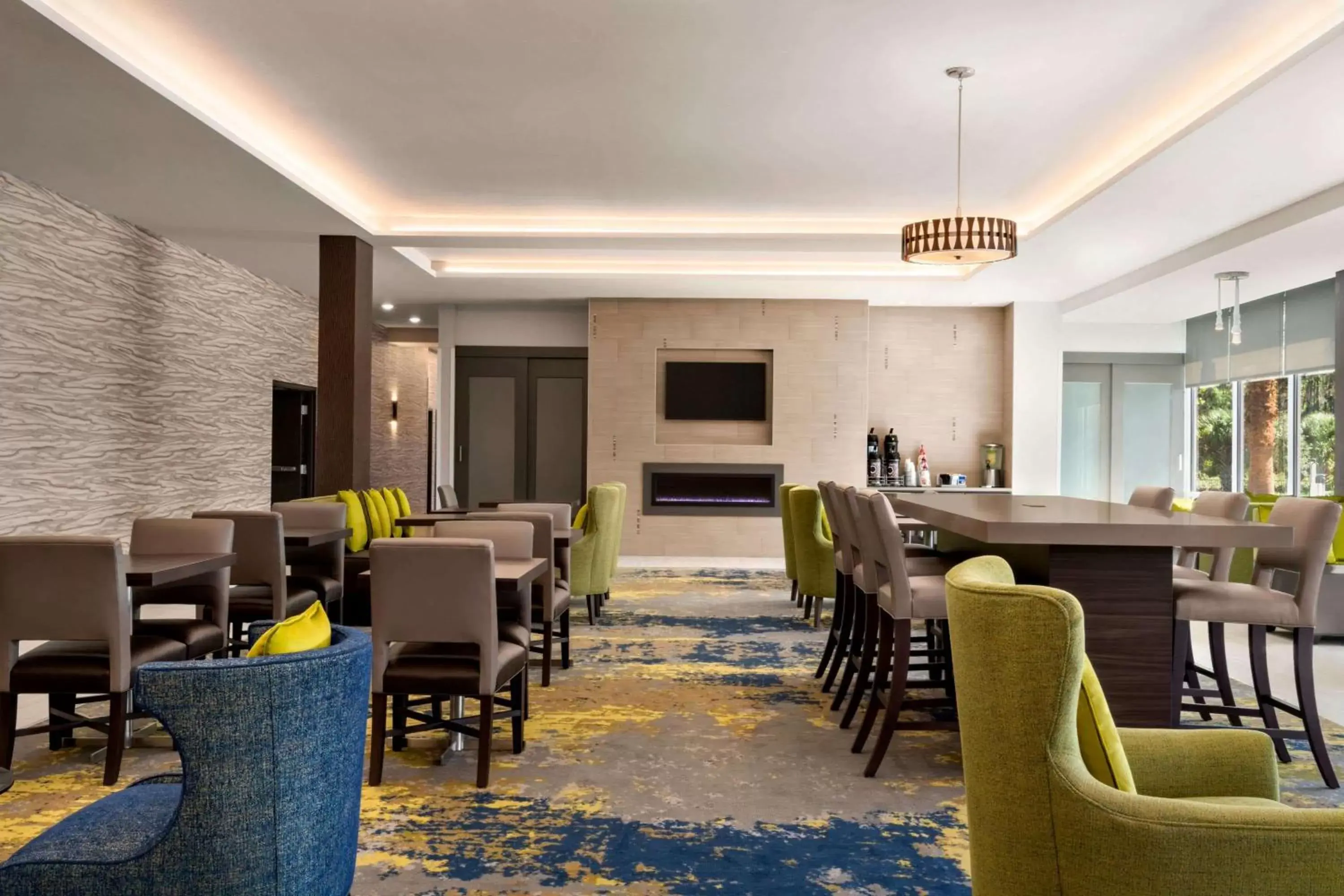 Lobby or reception in La Quinta Inn & Suites by Wyndham Orlando I-Drive Theme Parks Lobby or reception in La Quinta Inn & Suites by Wyndham Orlando I-Drive Theme Parks