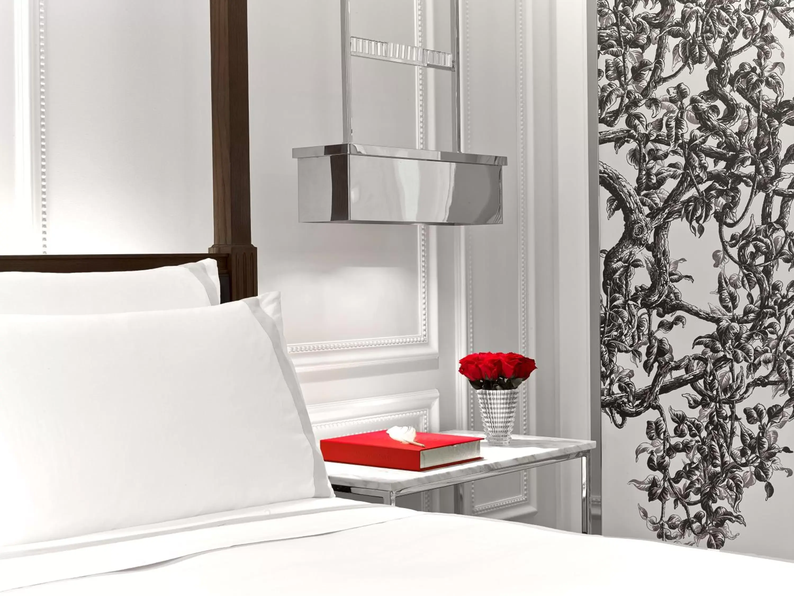 Bed in Baccarat Hotel and Residences New York Bed in Baccarat Hotel and Residences New York