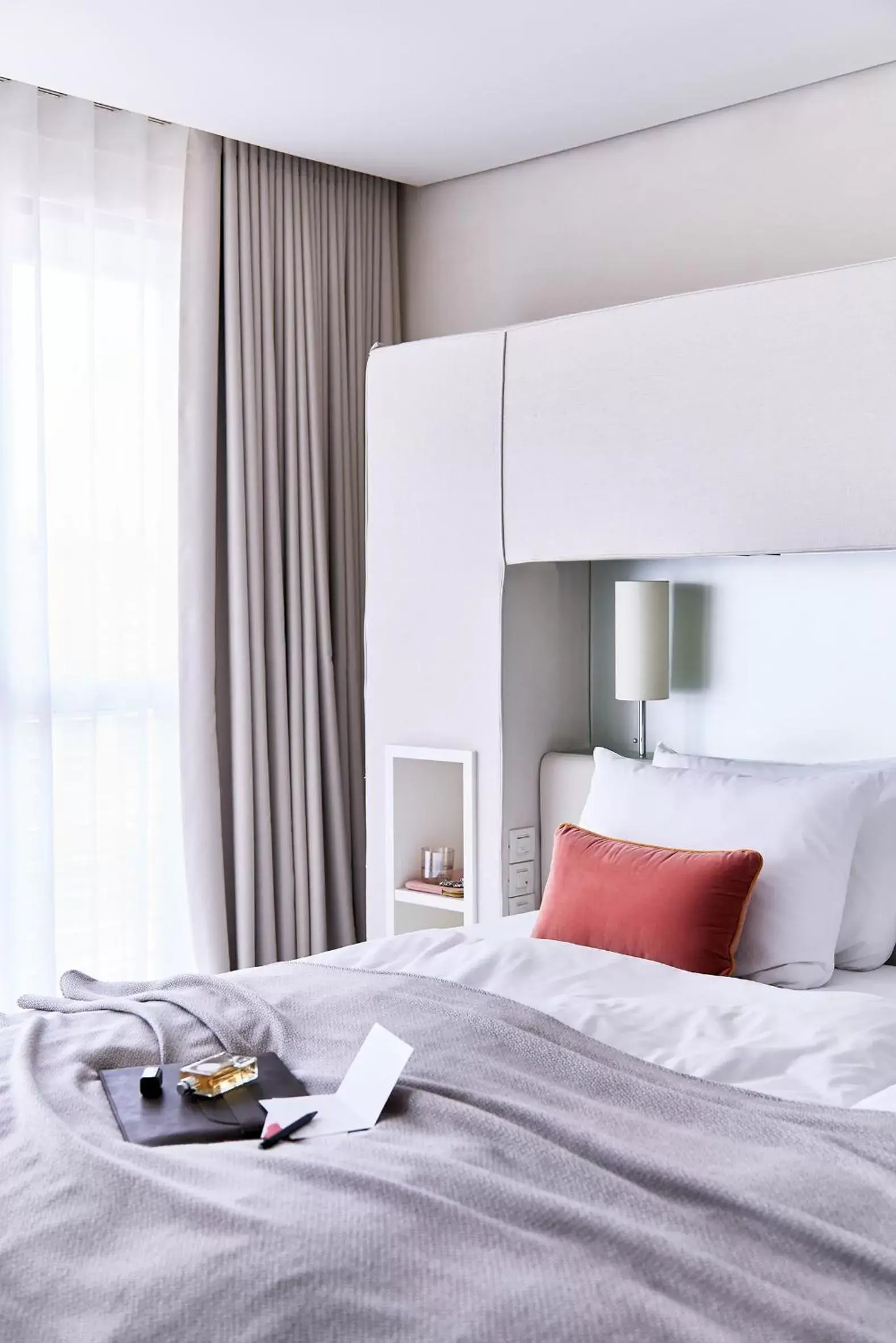 Bed in SIDE, Hamburg, a Member of Design Hotels Bed in SIDE, Hamburg, a Member of Design Hotels