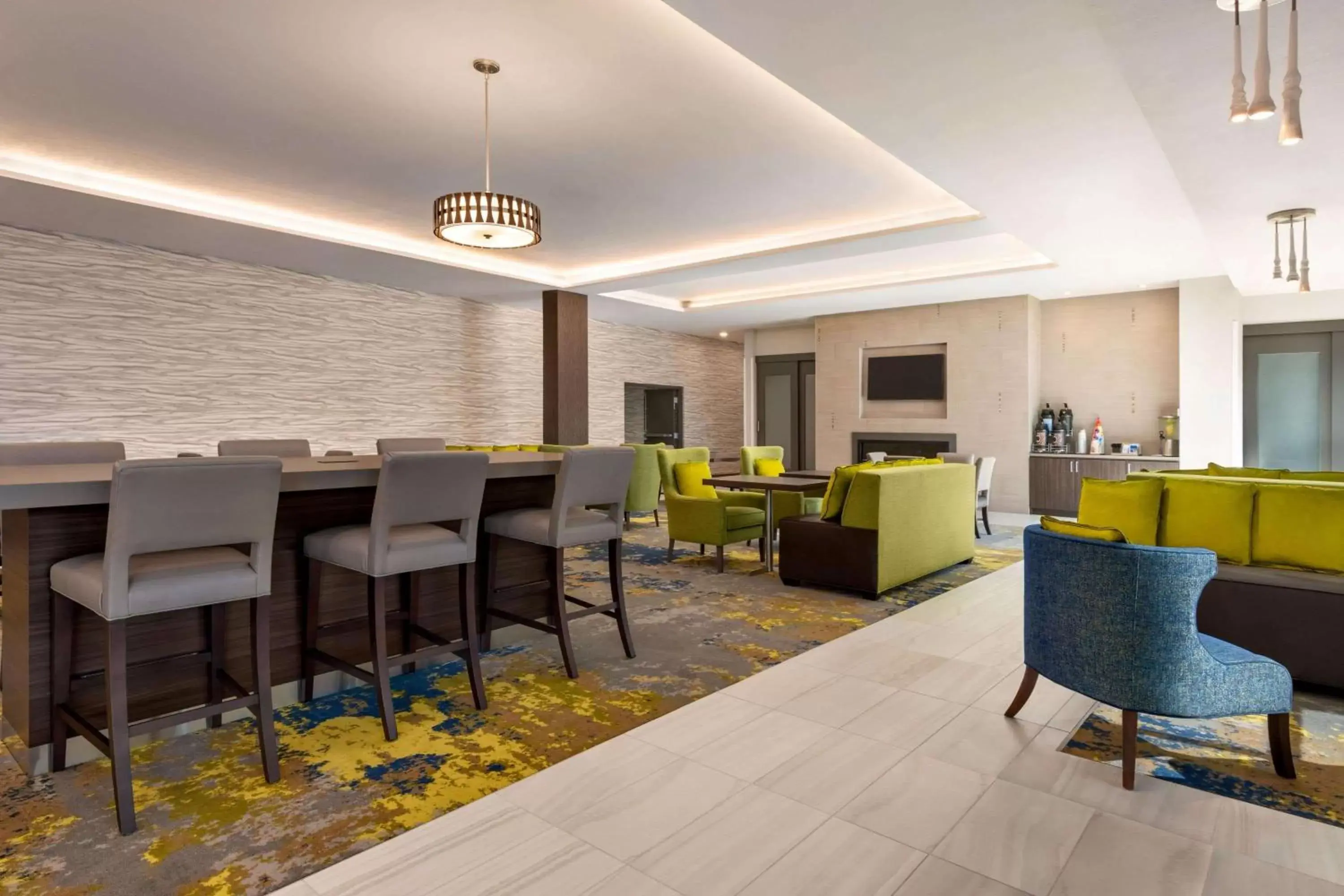 Lobby or reception in La Quinta Inn & Suites by Wyndham Orlando I-Drive Theme Parks Lobby or reception in La Quinta Inn & Suites by Wyndham Orlando I-Drive Theme Parks