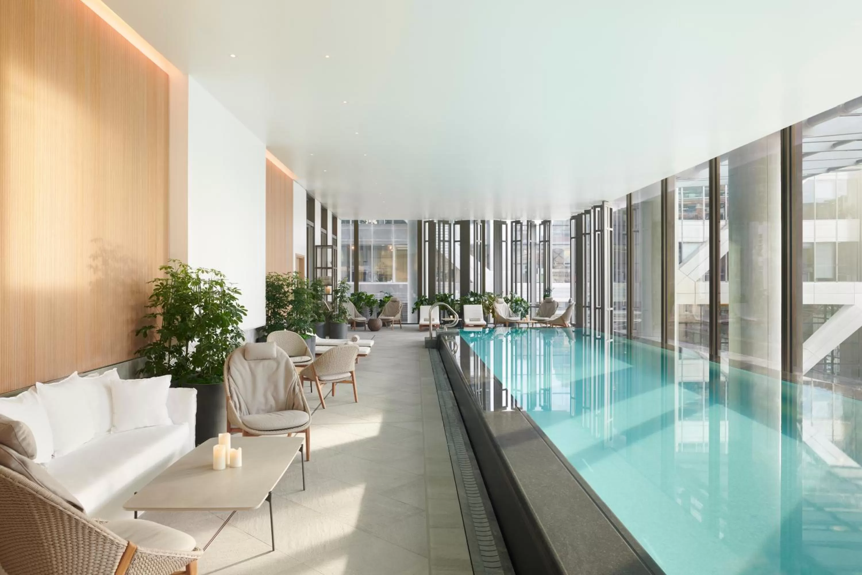 Swimming pool in Pan Pacific London