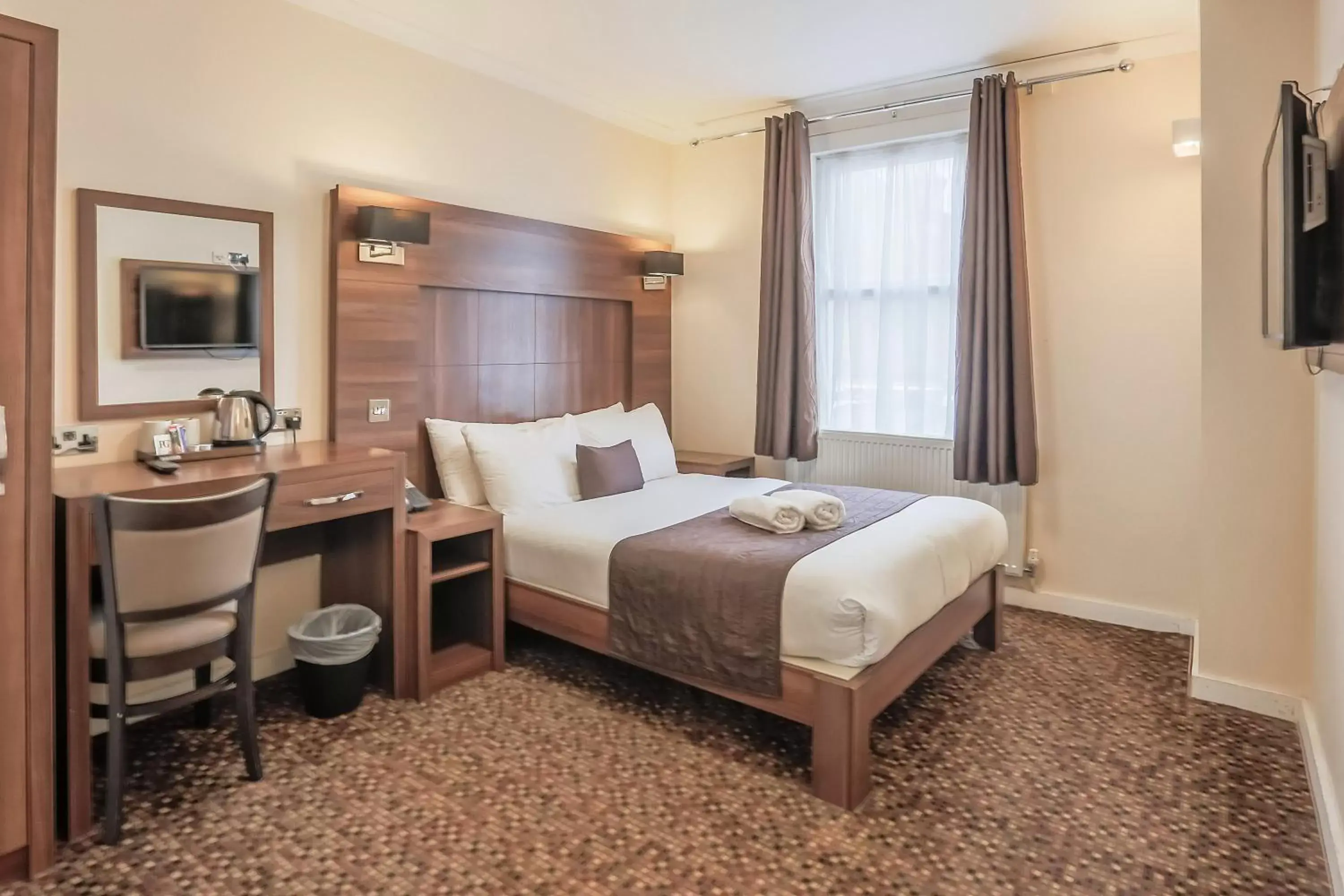 Photo of the whole room, Bed in Prince Regent Hotel Excel London Photo of the whole room, Bed in Prince Regent Hotel Excel London