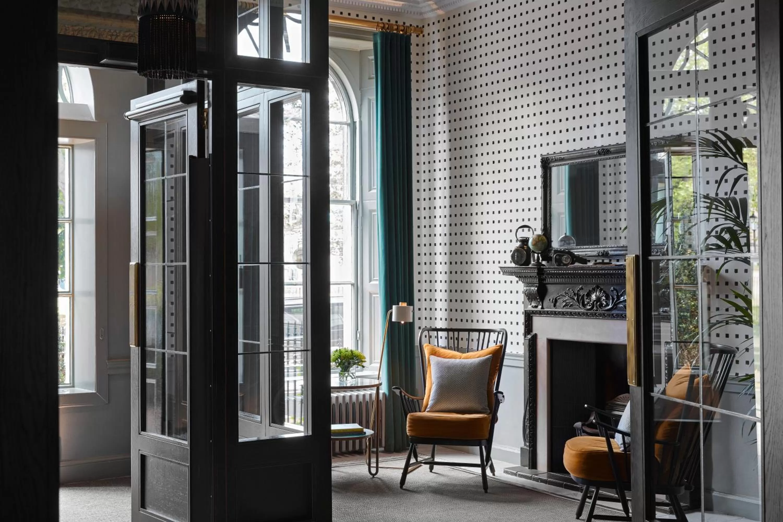 Lobby or reception in Kimpton Charlotte Square by IHG