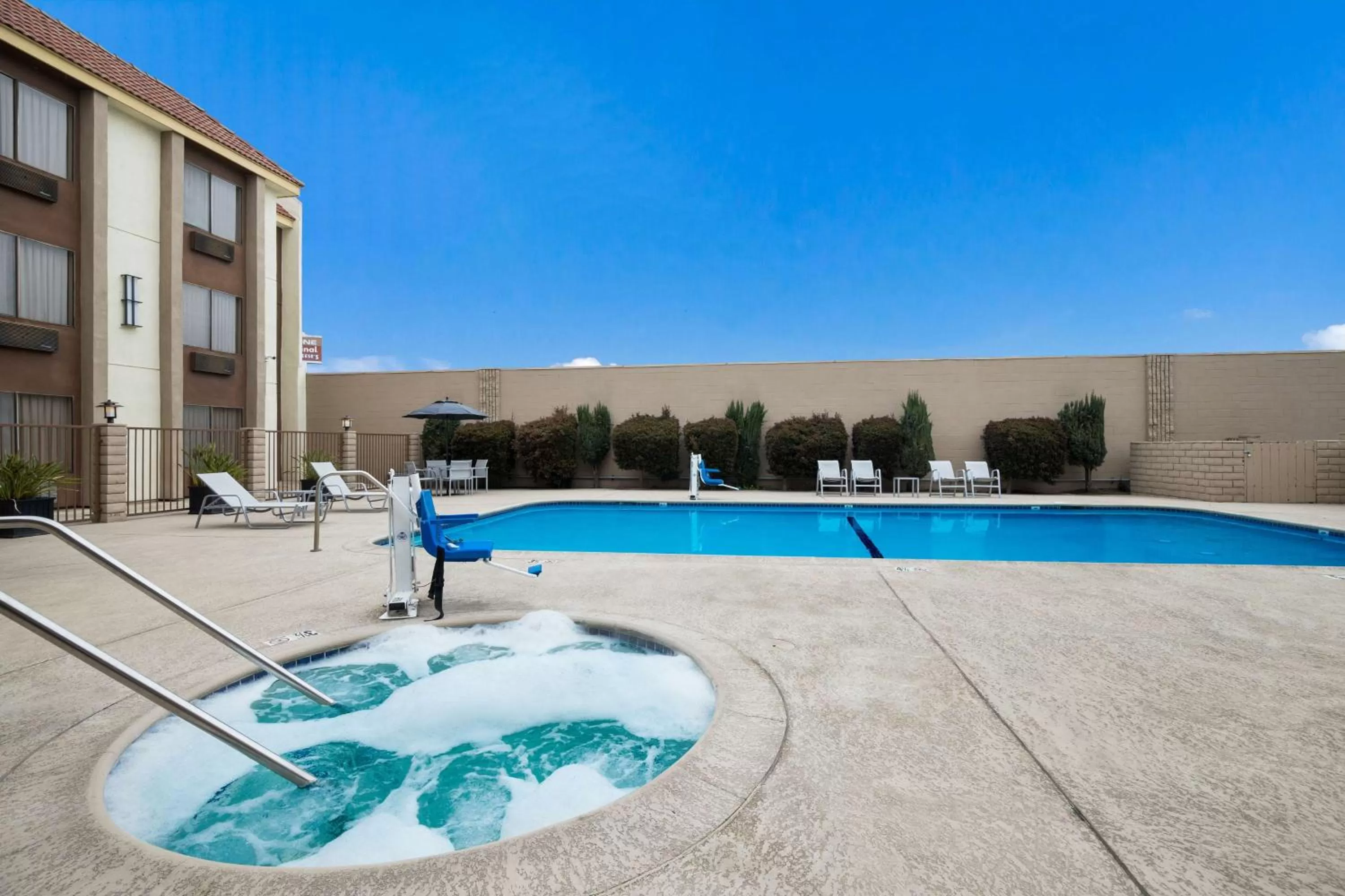 Pool view in Best Western Norwalk Inn