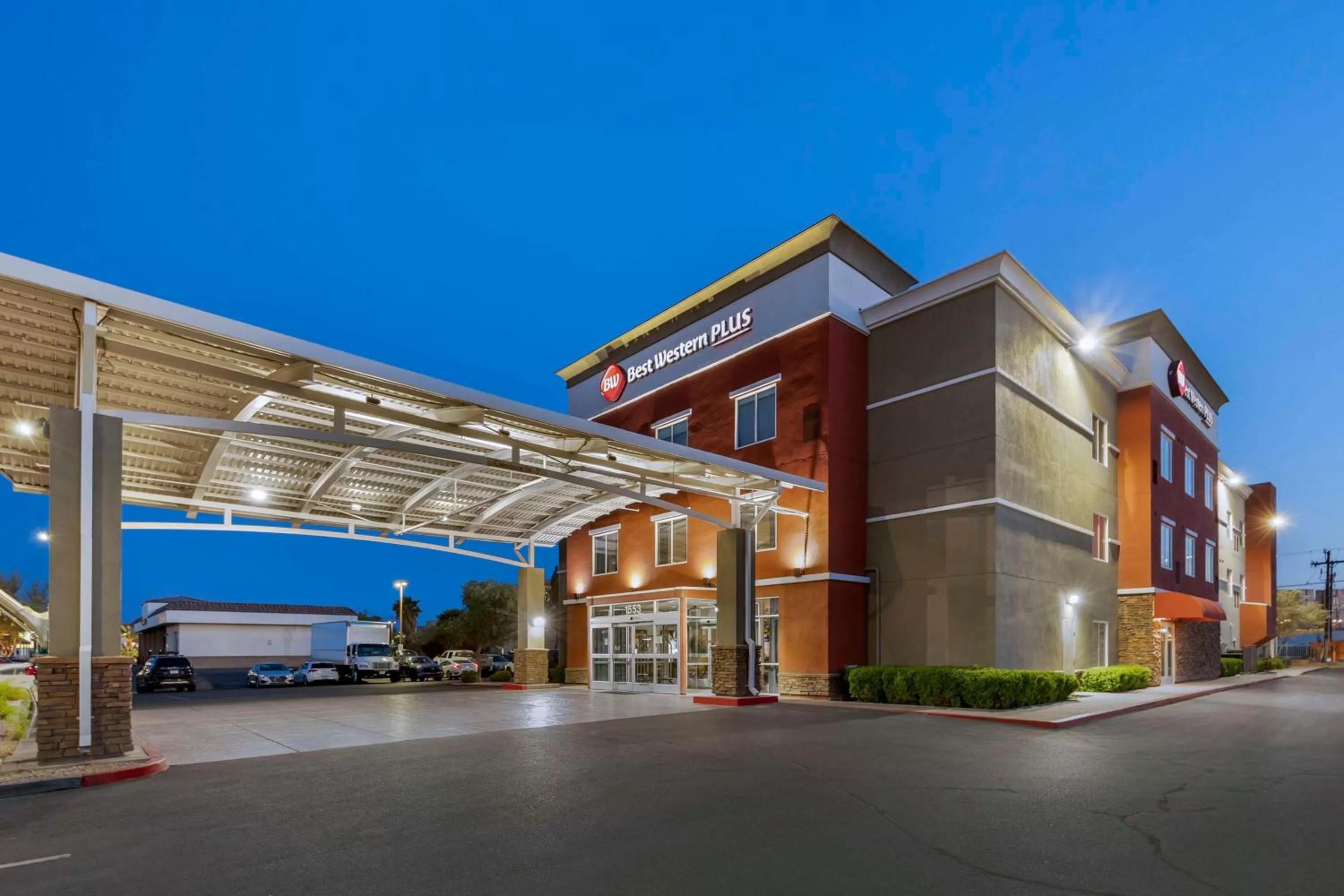 Property building in Best Western Plus Henderson Hotel
