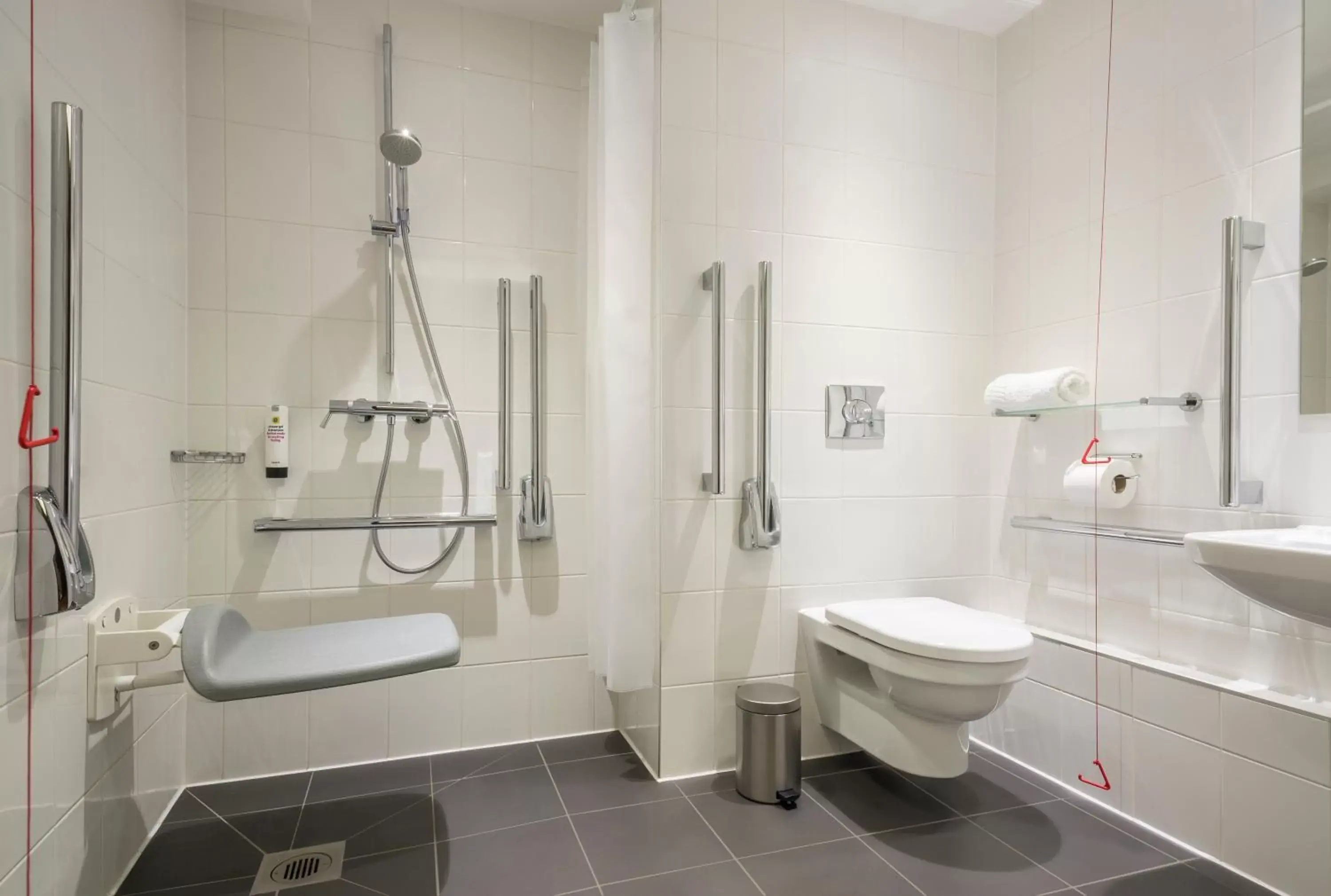 Bathroom in Point A Hotel London Canary Wharf Bathroom in Point A Hotel London Canary Wharf