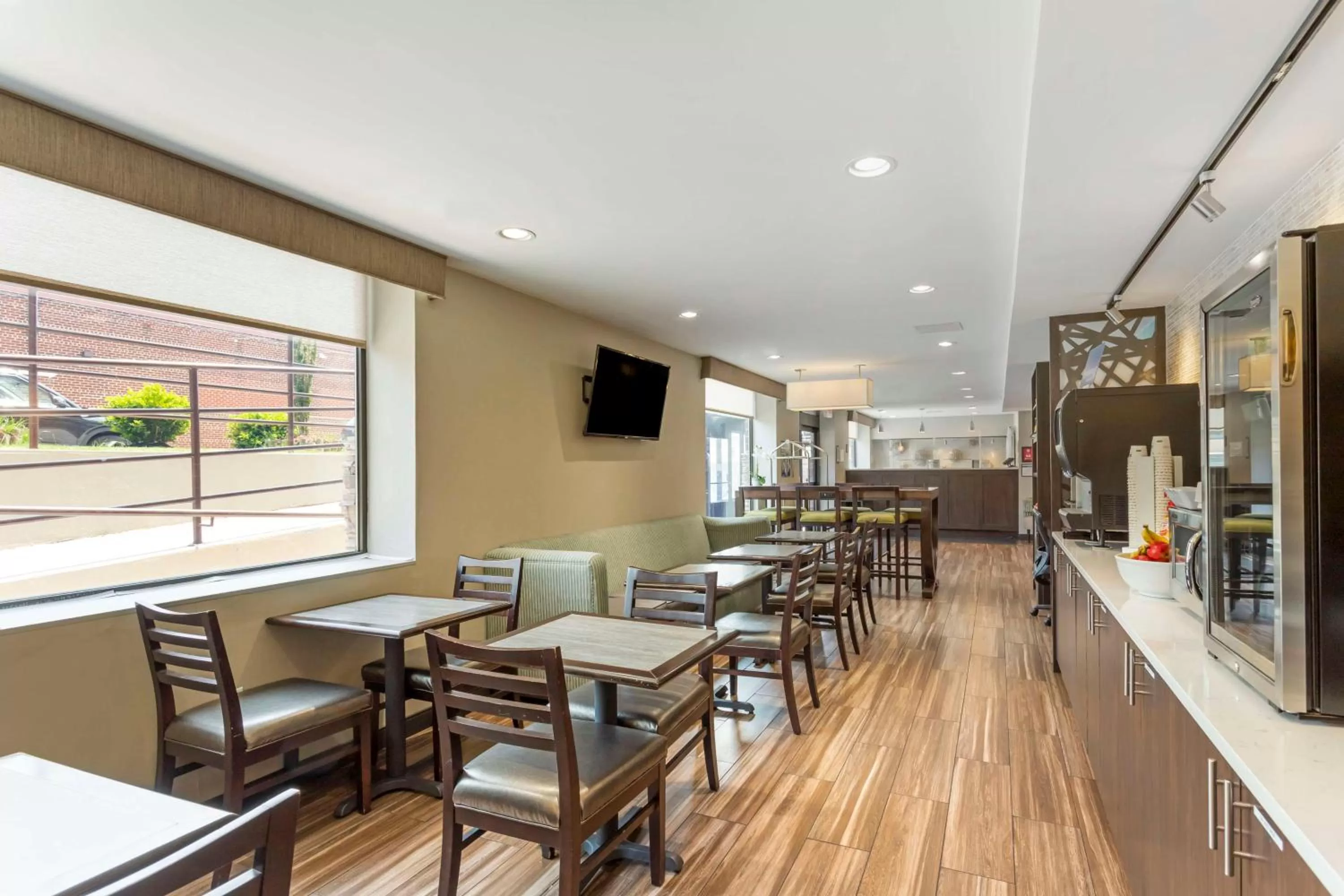Breakfast in Best Western Brooklyn-Coney Island Inn