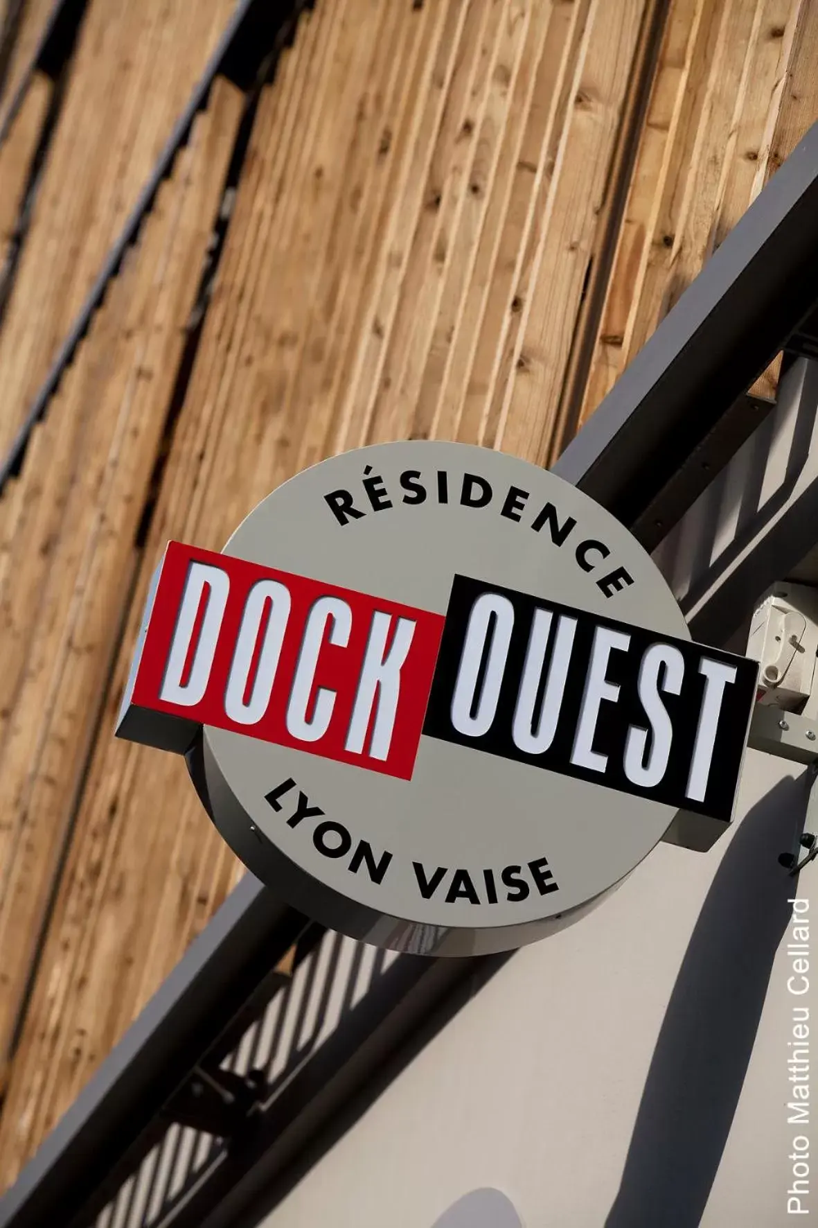 Logo/Certificate/Sign in Adonis Lyon Dock Ouest Logo/Certificate/Sign in Adonis Lyon Dock Ouest