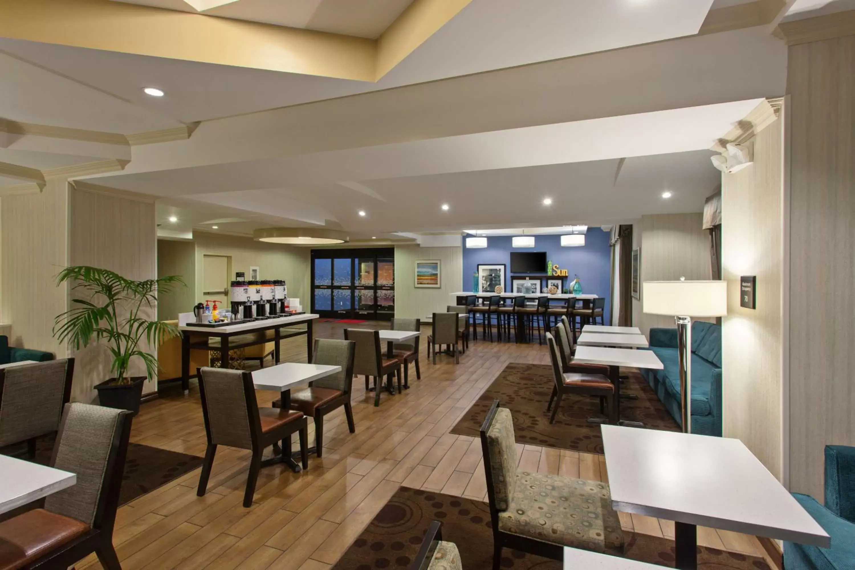 Lobby or reception in Hampton Inn Los Angeles Int'l Airport/Hawthorne Lobby or reception in Hampton Inn Los Angeles Int'l Airport/Hawthorne