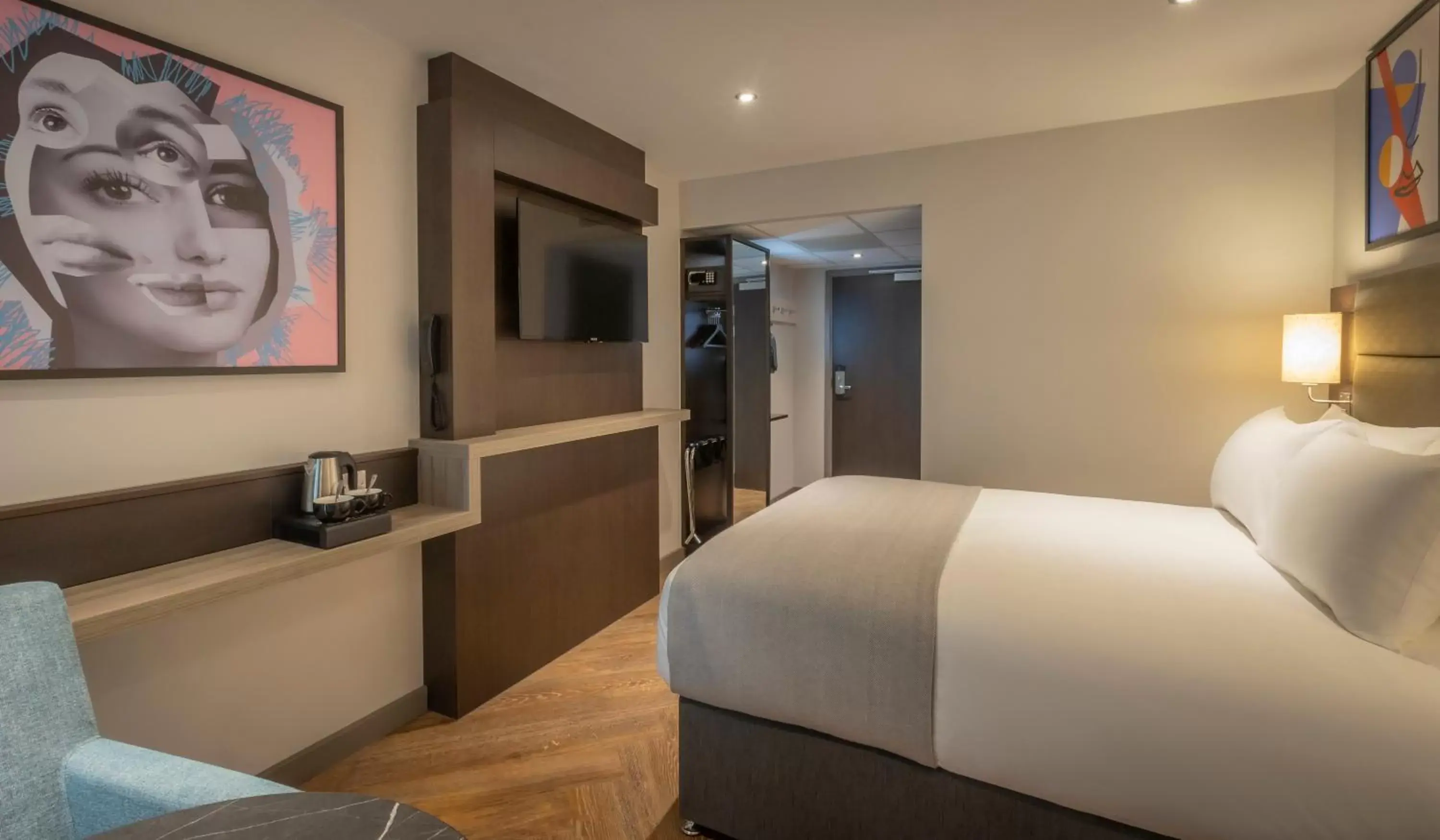 Bedroom, Bed in Maldron Hotel Finsbury Park, London Bedroom, Bed in Maldron Hotel Finsbury Park, London