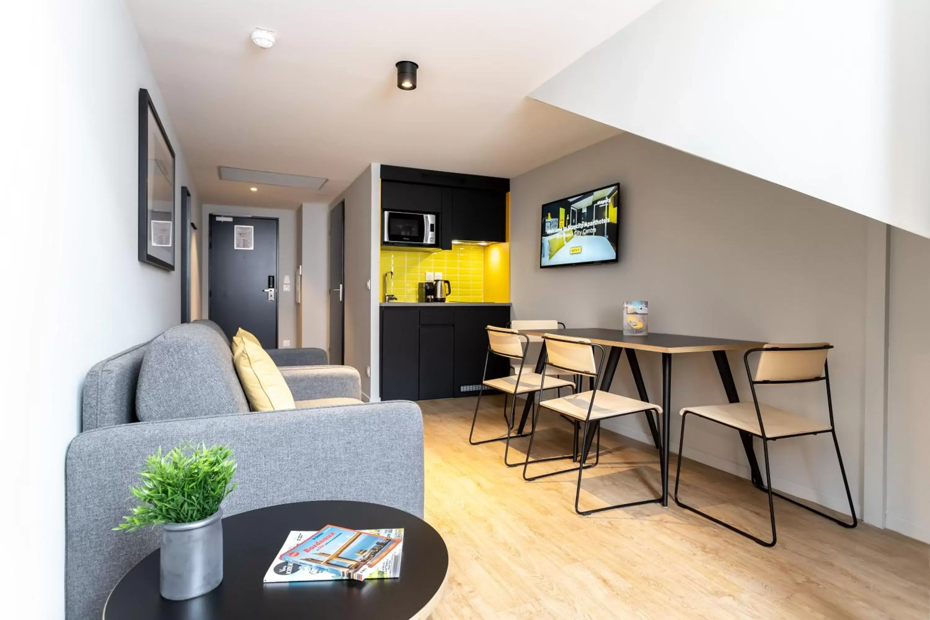 Family in Staycity Aparthotels Bordeaux City Centre Family in Staycity Aparthotels Bordeaux City Centre