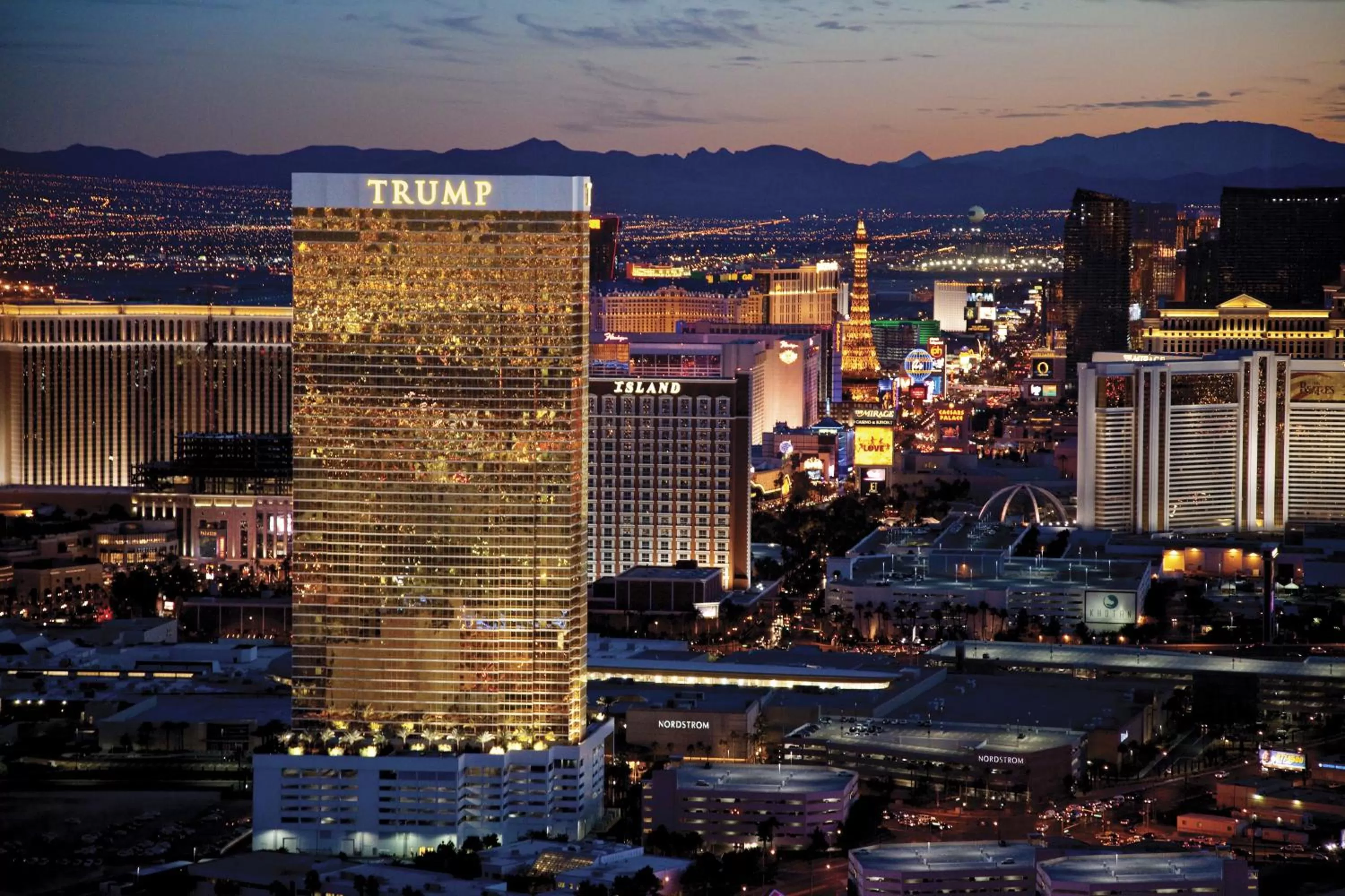 Facade/entrance in Trump International Hotel Las Vegas