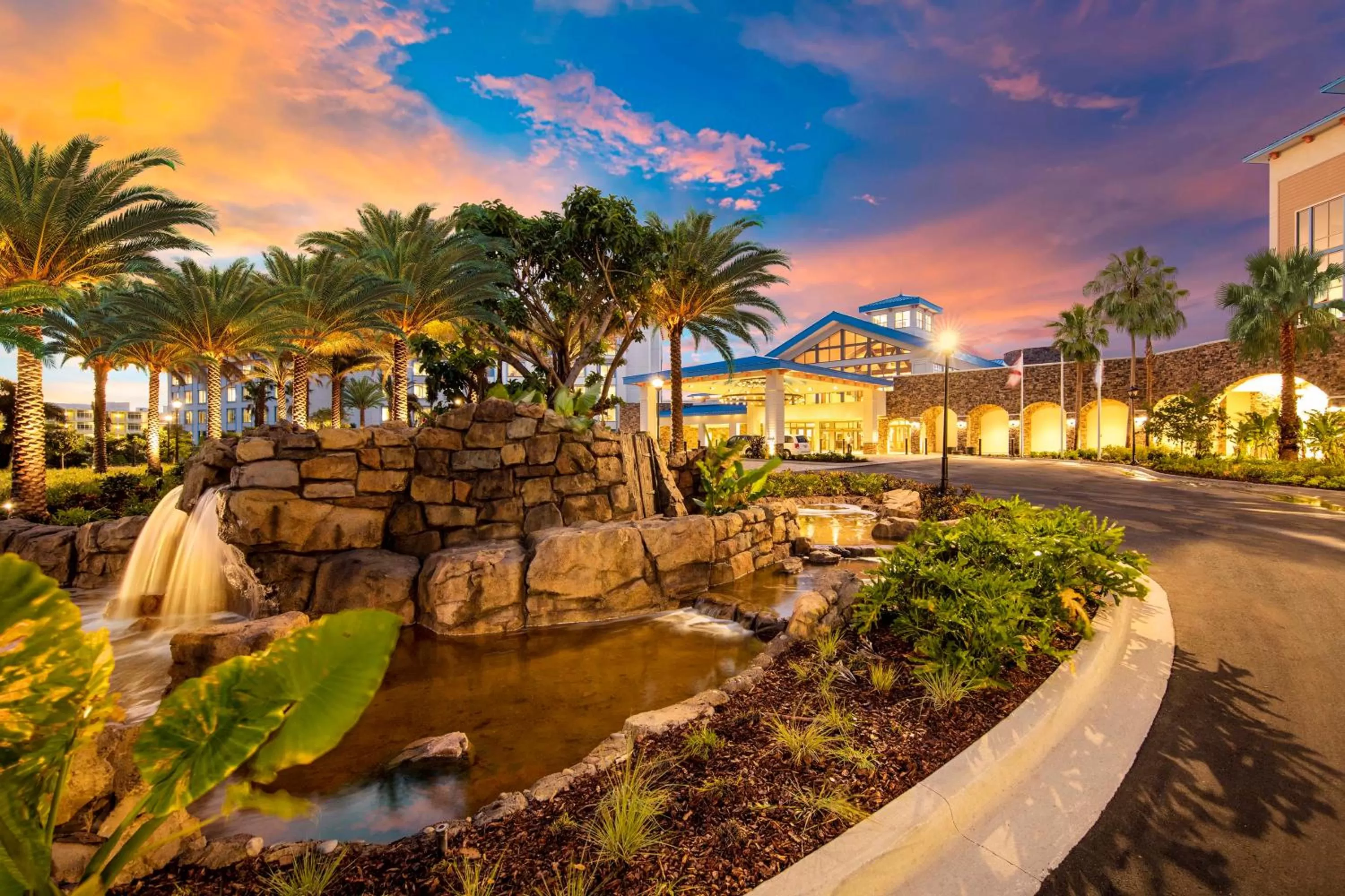 Facade/entrance in Universal's Loews Sapphire Falls Resort