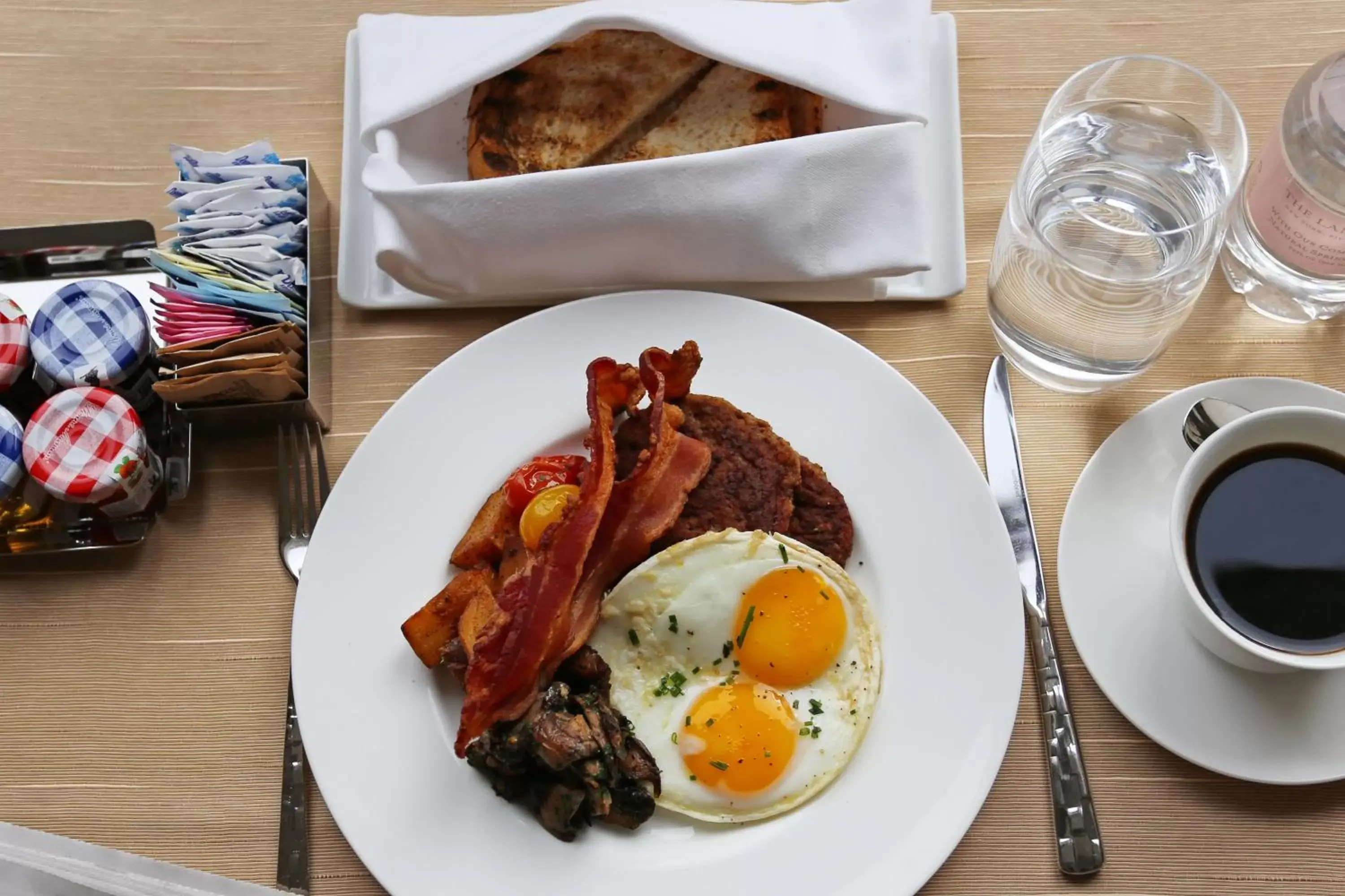 Breakfast in The Langham, New York, Fifth Avenue Breakfast in The Langham, New York, Fifth Avenue