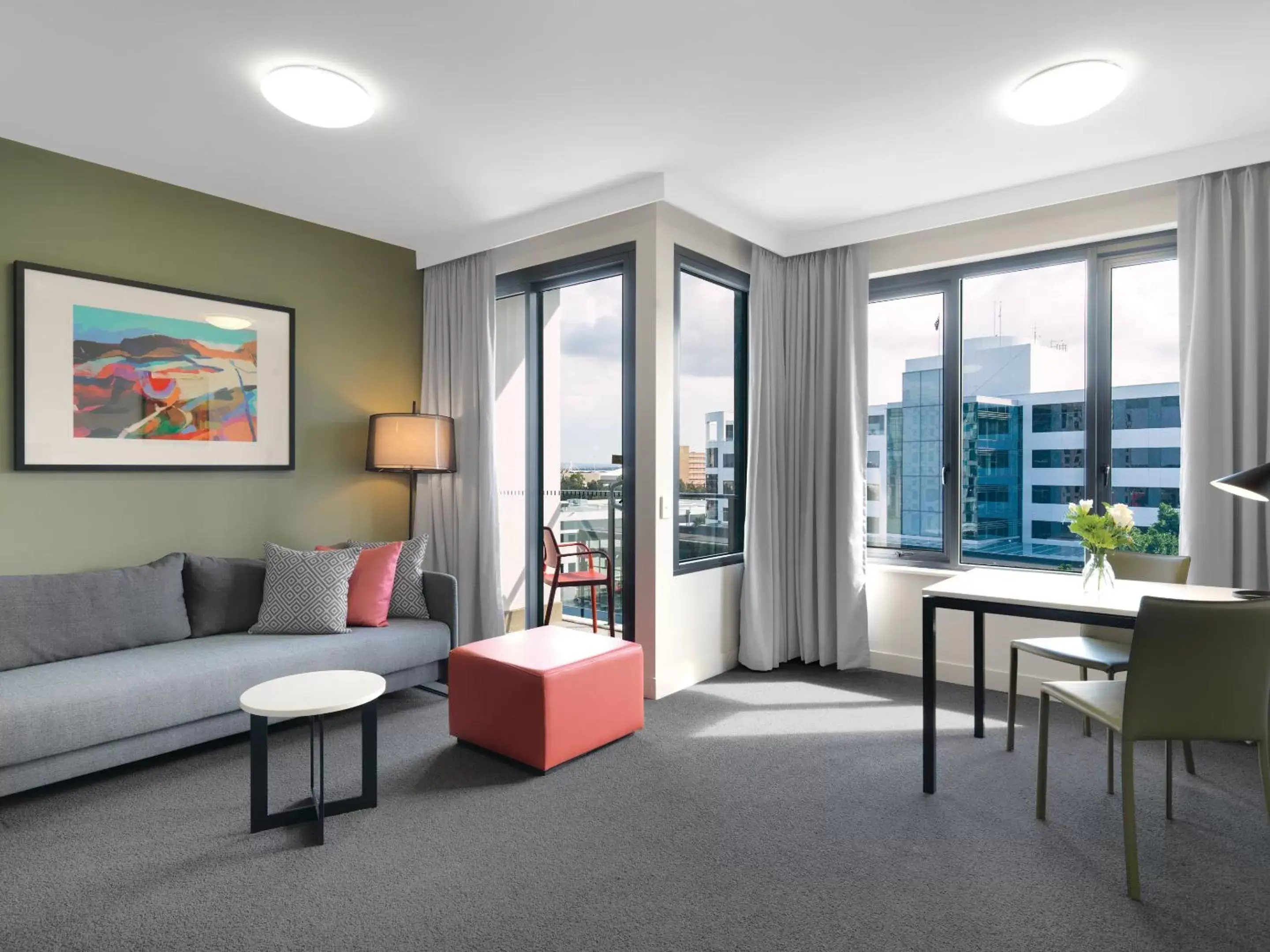 TV and multimedia in Adina Apartment Hotel Sydney Airport TV and multimedia in Adina Apartment Hotel Sydney Airport