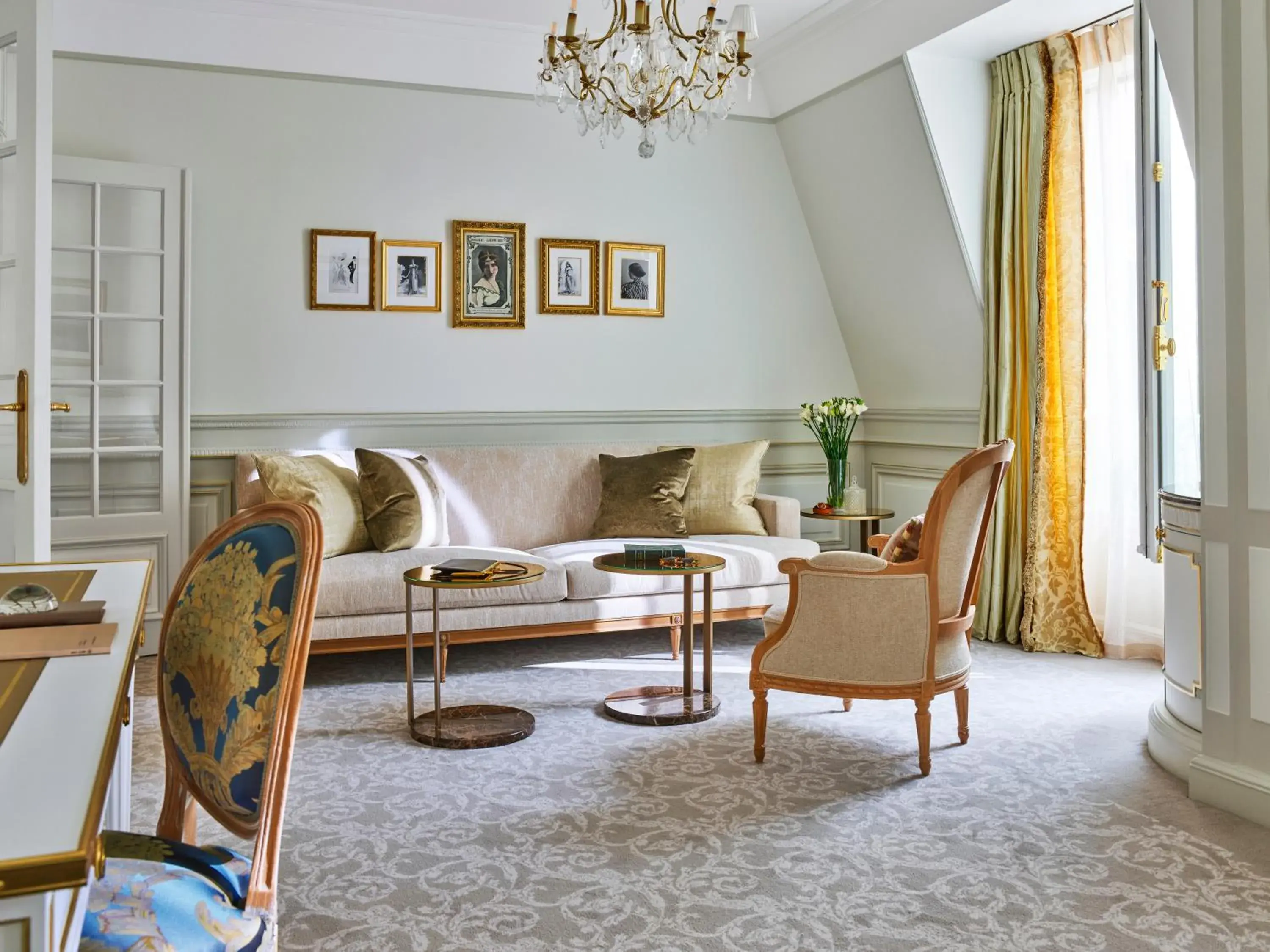 Bedroom in Le Meurice – Dorchester Collection Bedroom in Le Meurice – Dorchester Collection