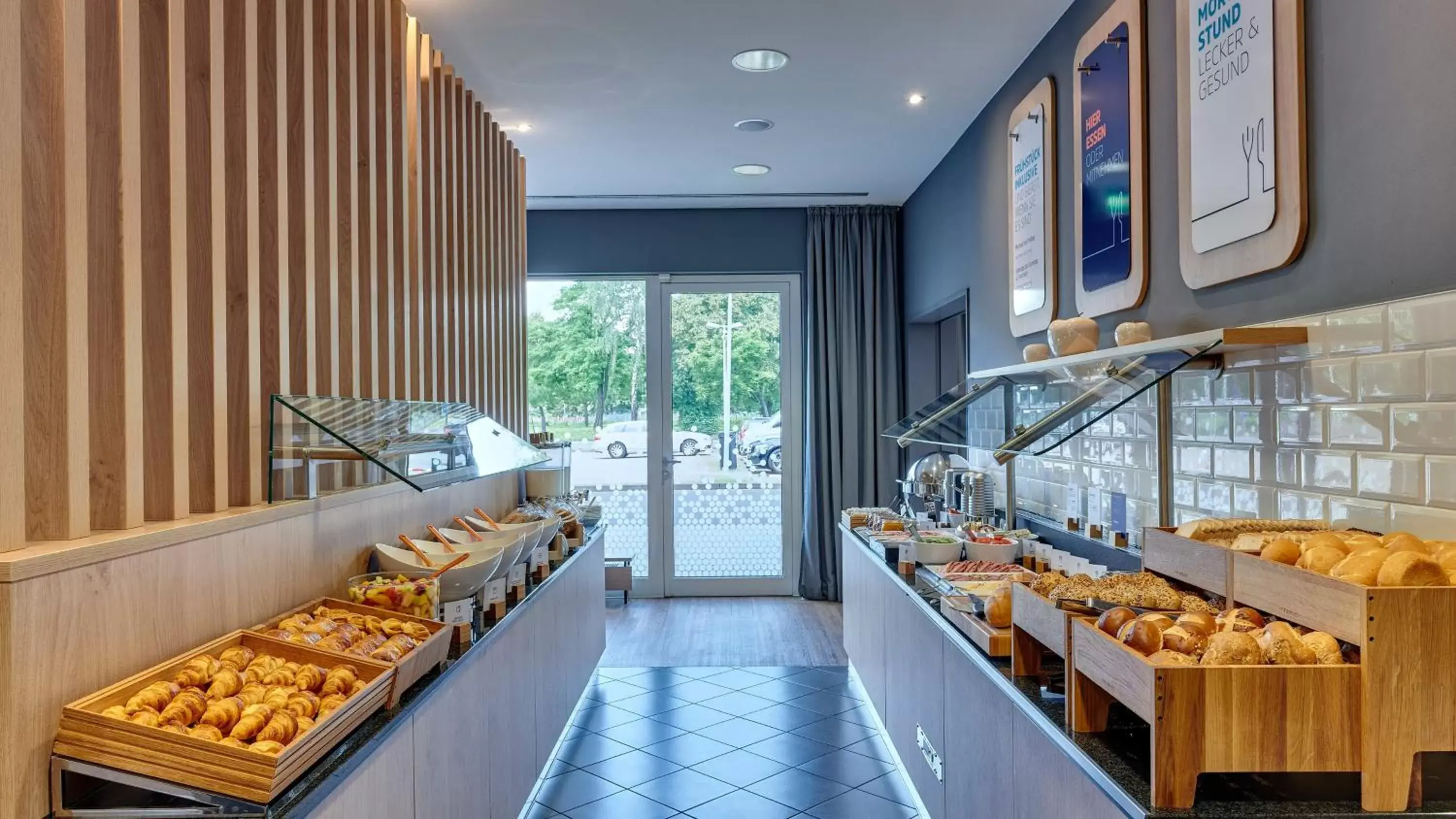 Breakfast in Holiday Inn Express Cologne Muelheim by IHG Breakfast in Holiday Inn Express Cologne Muelheim by IHG