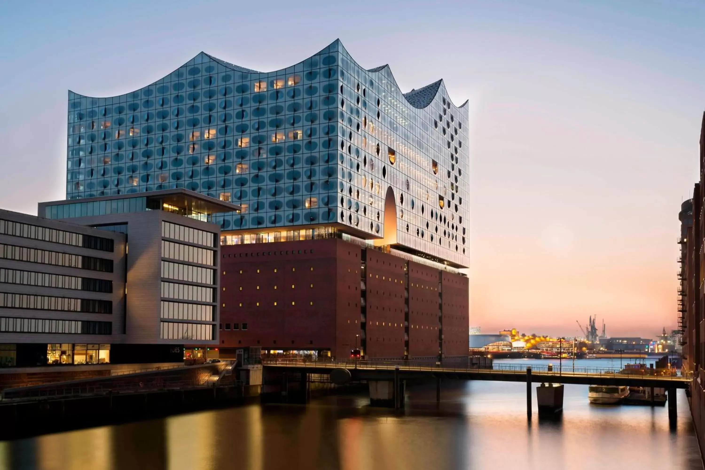 Property building in The Westin Hamburg Elbphilharmonie Property building in The Westin Hamburg Elbphilharmonie