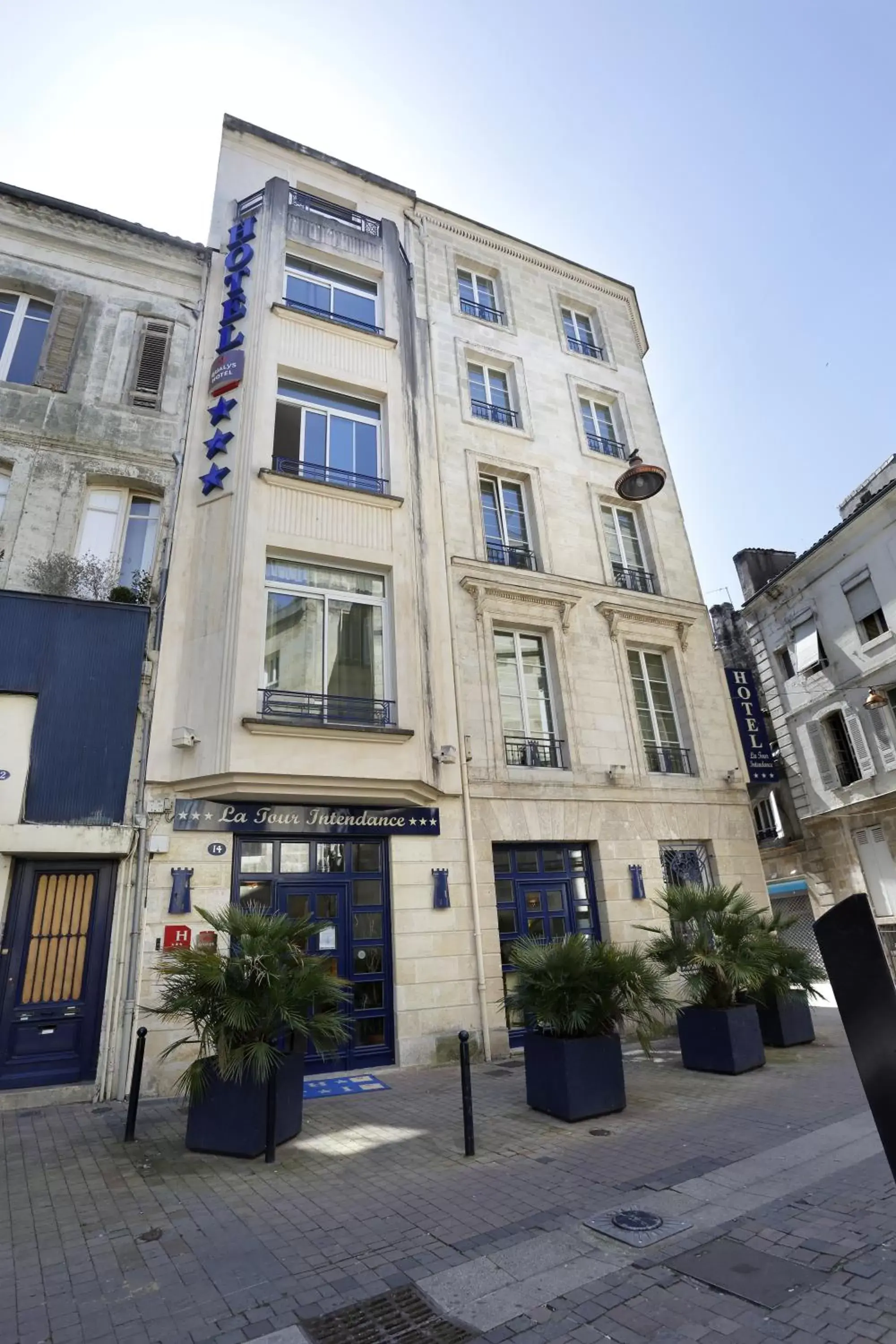 Hôtel La Tour Intendance Hôtel La Tour Intendance
