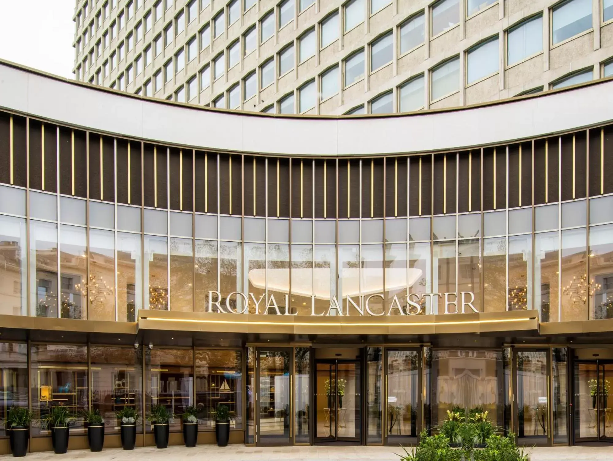 Property building in Royal Lancaster London Property building in Royal Lancaster London