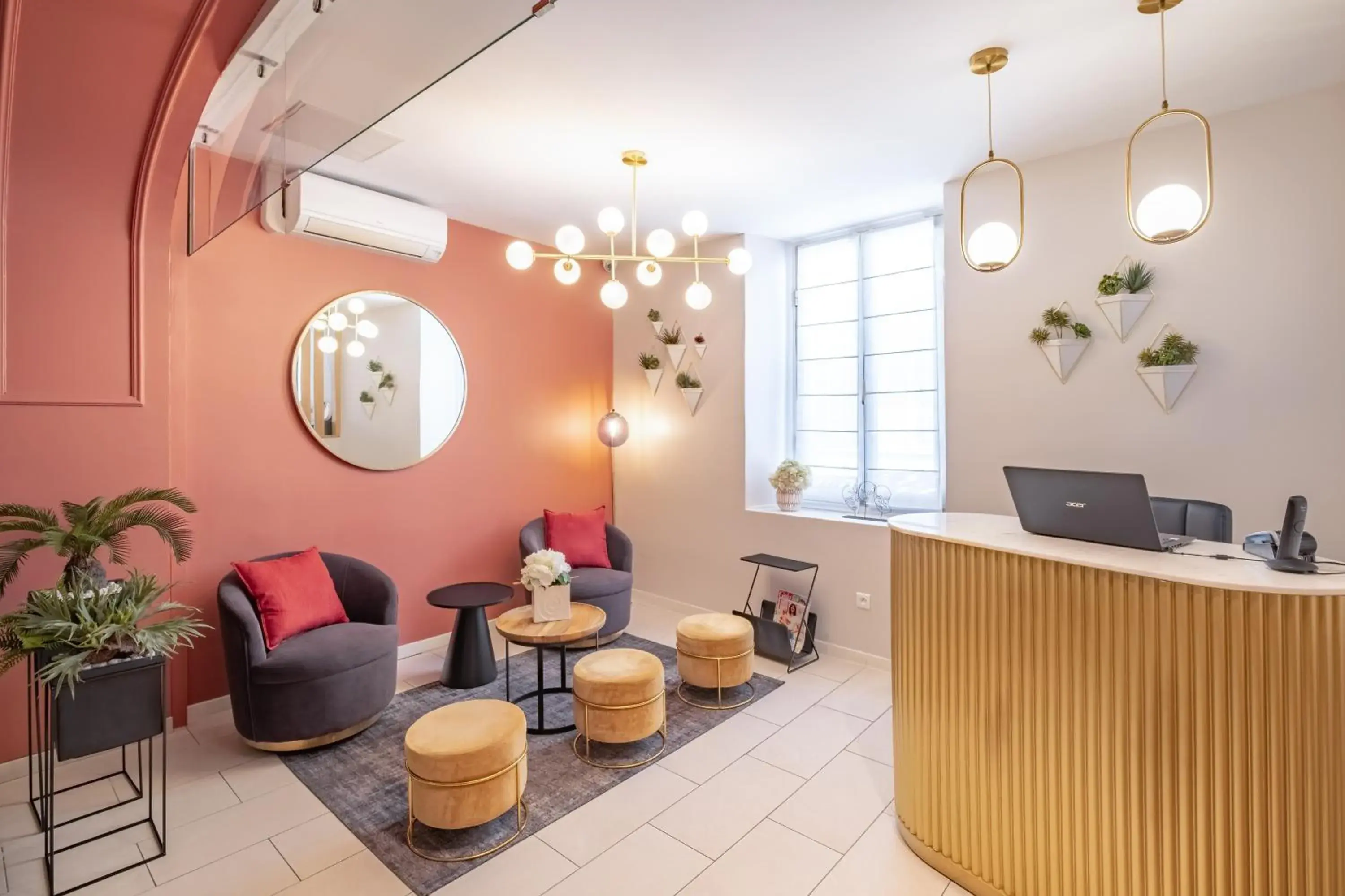 Lobby or reception in Hôtel Le Seize, Nice Centre Lobby or reception in Hôtel Le Seize, Nice Centre