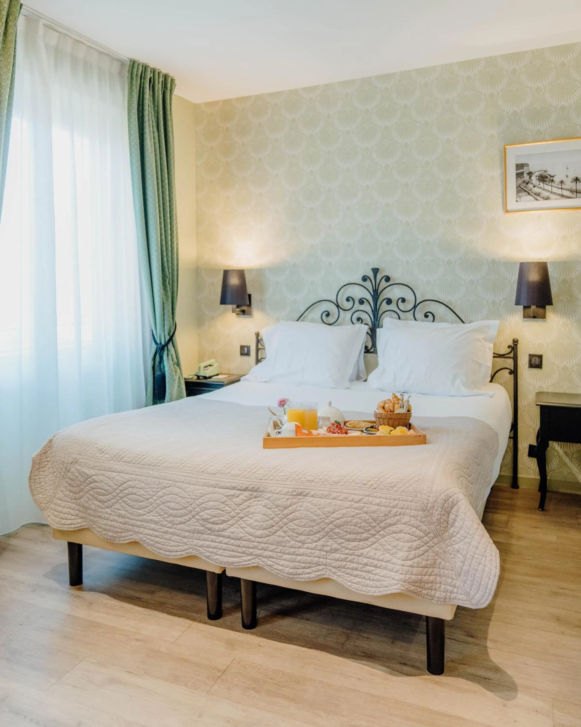 Bed in Hotel Le Grimaldi by Happyculture