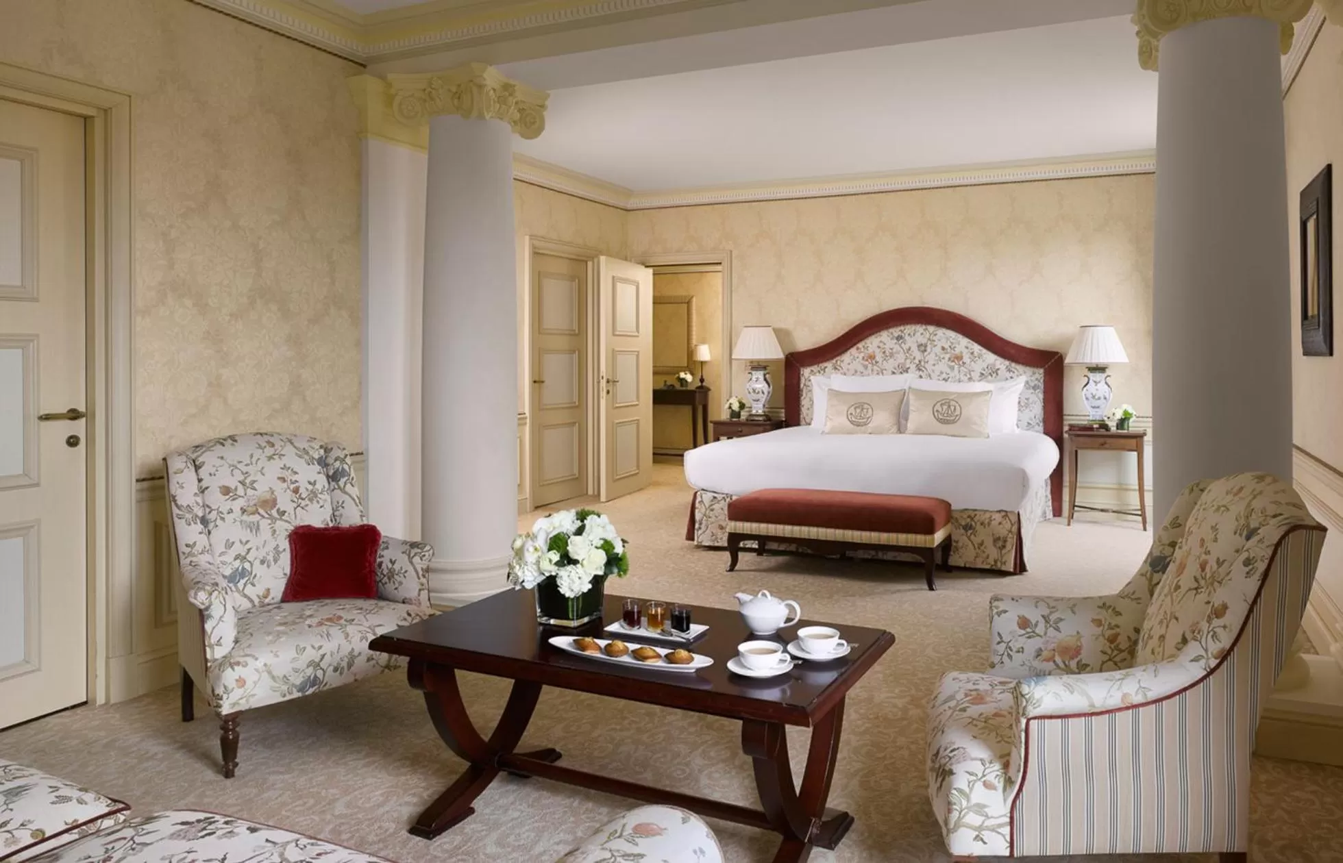 Photo of the whole room, Bed in Hôtel Métropole Monte-Carlo - Spa Guerlain
