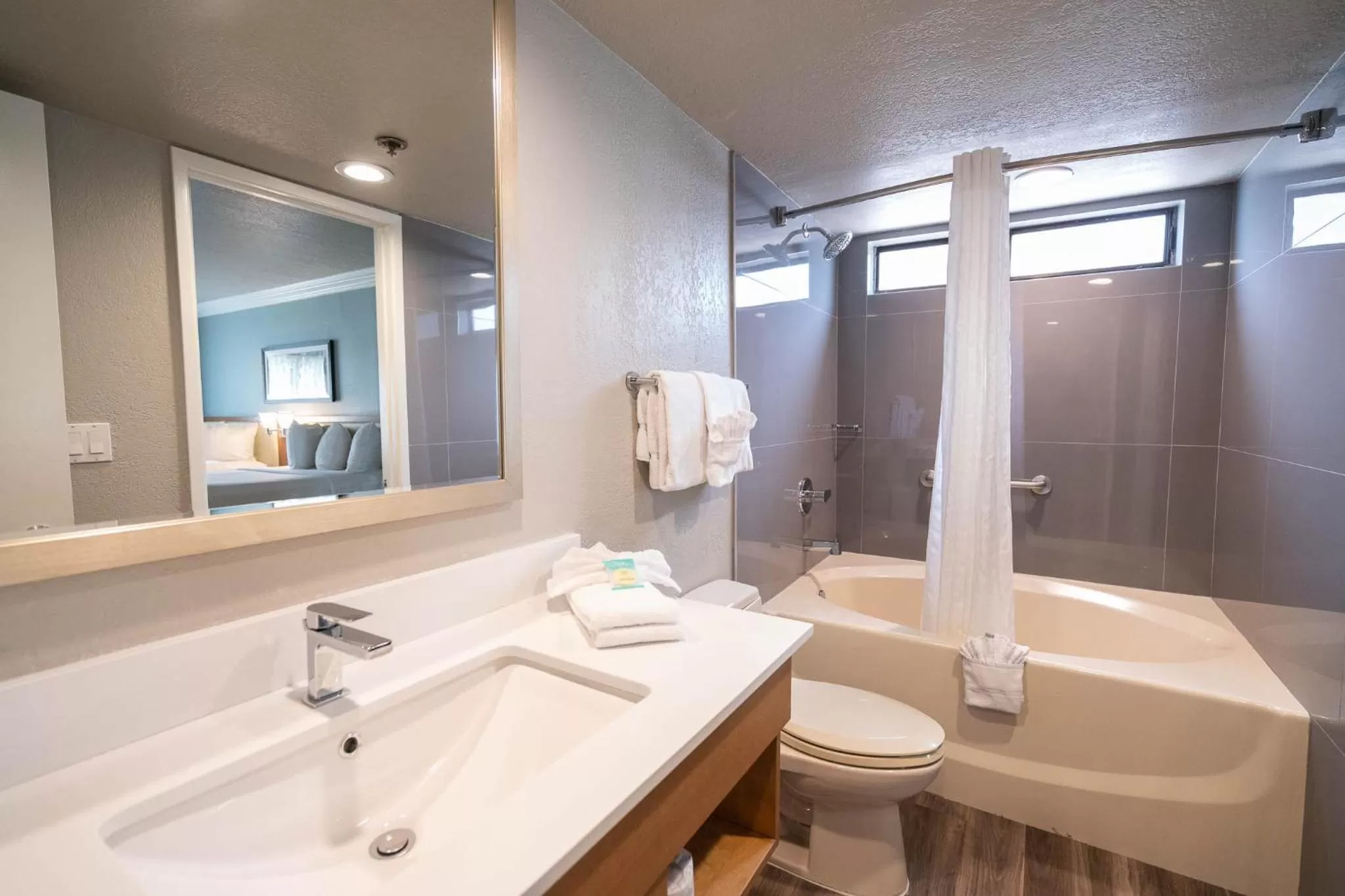 Shower in Alexis Park All Suite Resort