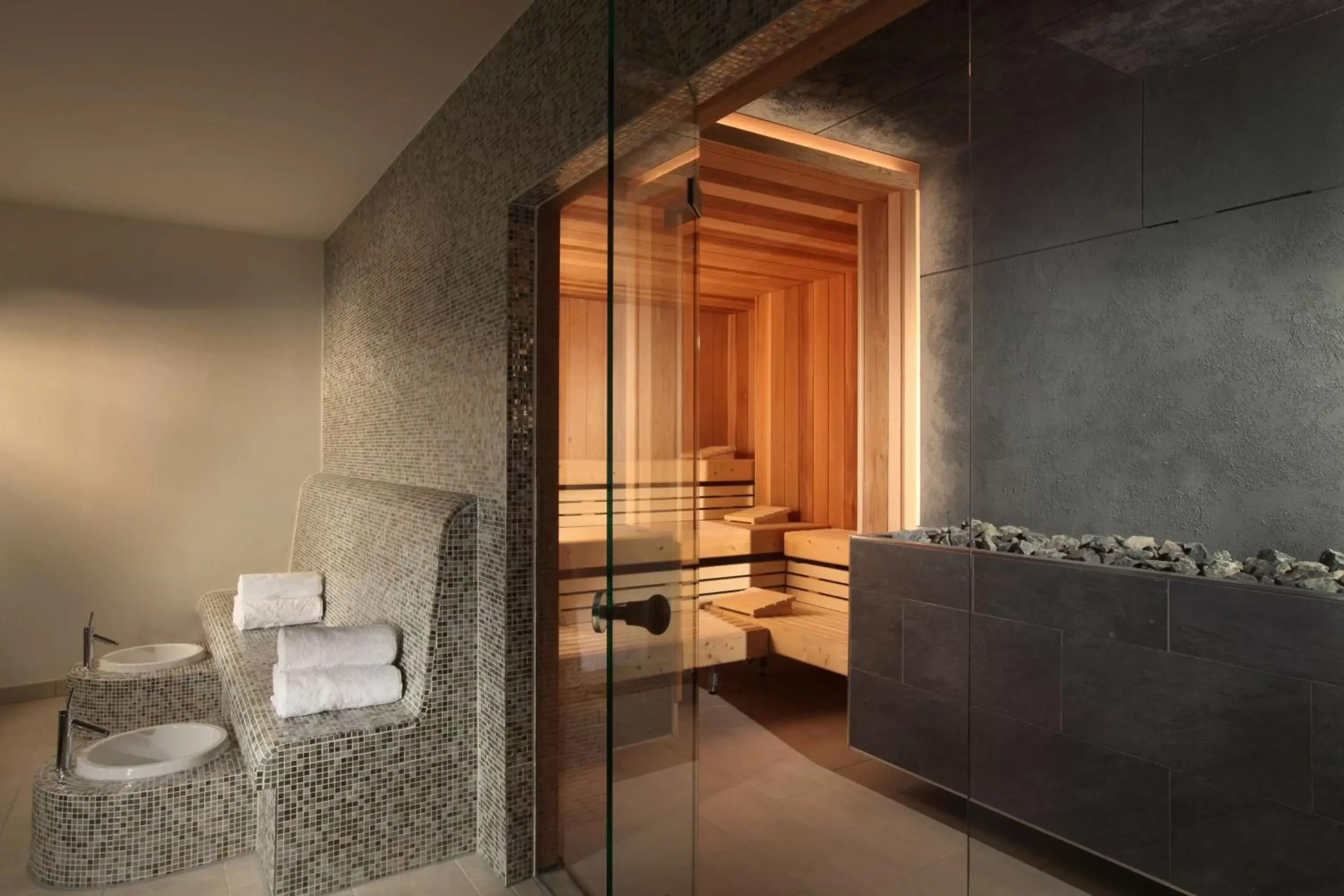 Spa and wellness centre/facilities in Lindner Hotel Cologne City Plaza, part of JdV by Hyatt Spa and wellness centre/facilities in Lindner Hotel Cologne City Plaza, part of JdV by Hyatt