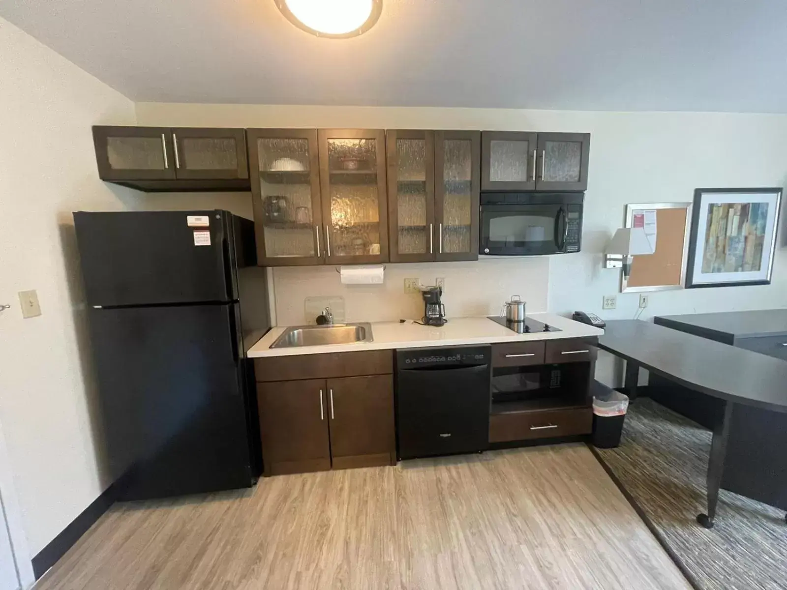 Kitchen or kitchenette in Candlewood Suites Secaucus by IHG Kitchen or kitchenette in Candlewood Suites Secaucus by IHG