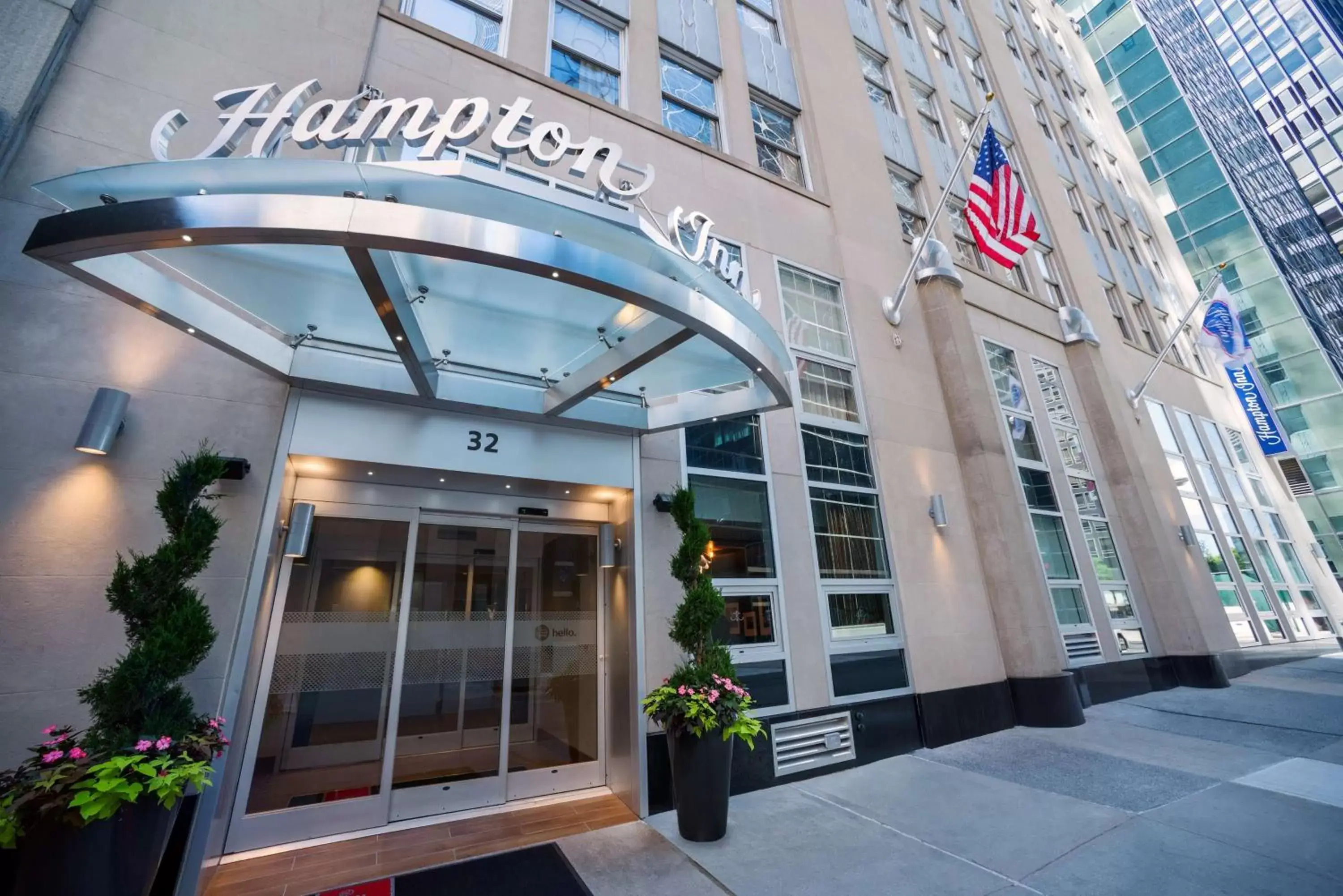 Property building in Hampton Inn Manhattan/Downtown- Financial District Property building in Hampton Inn Manhattan/Downtown- Financial District