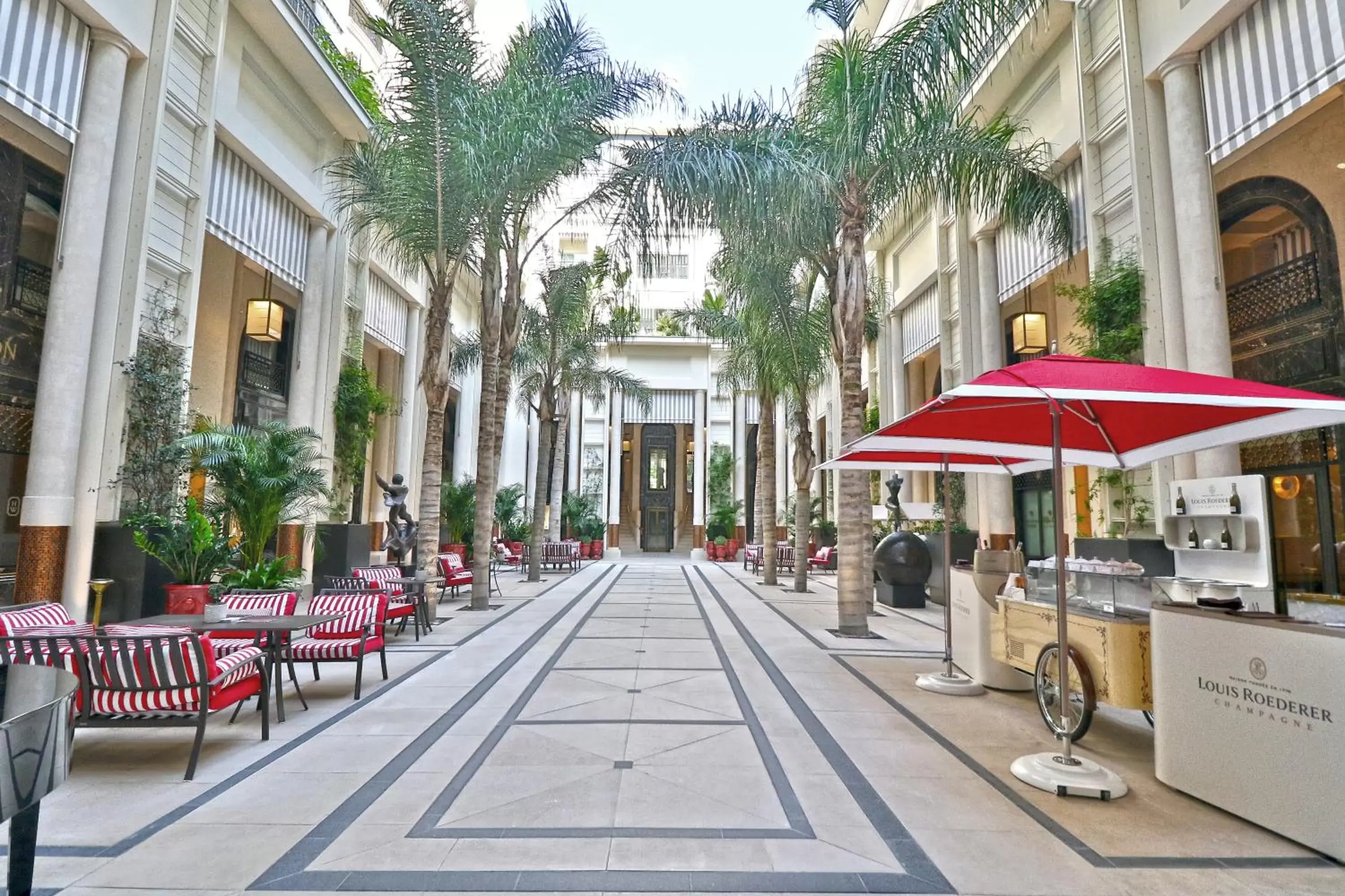 Patio in Hôtel de Paris Monte-Carlo Patio in Hôtel de Paris Monte-Carlo