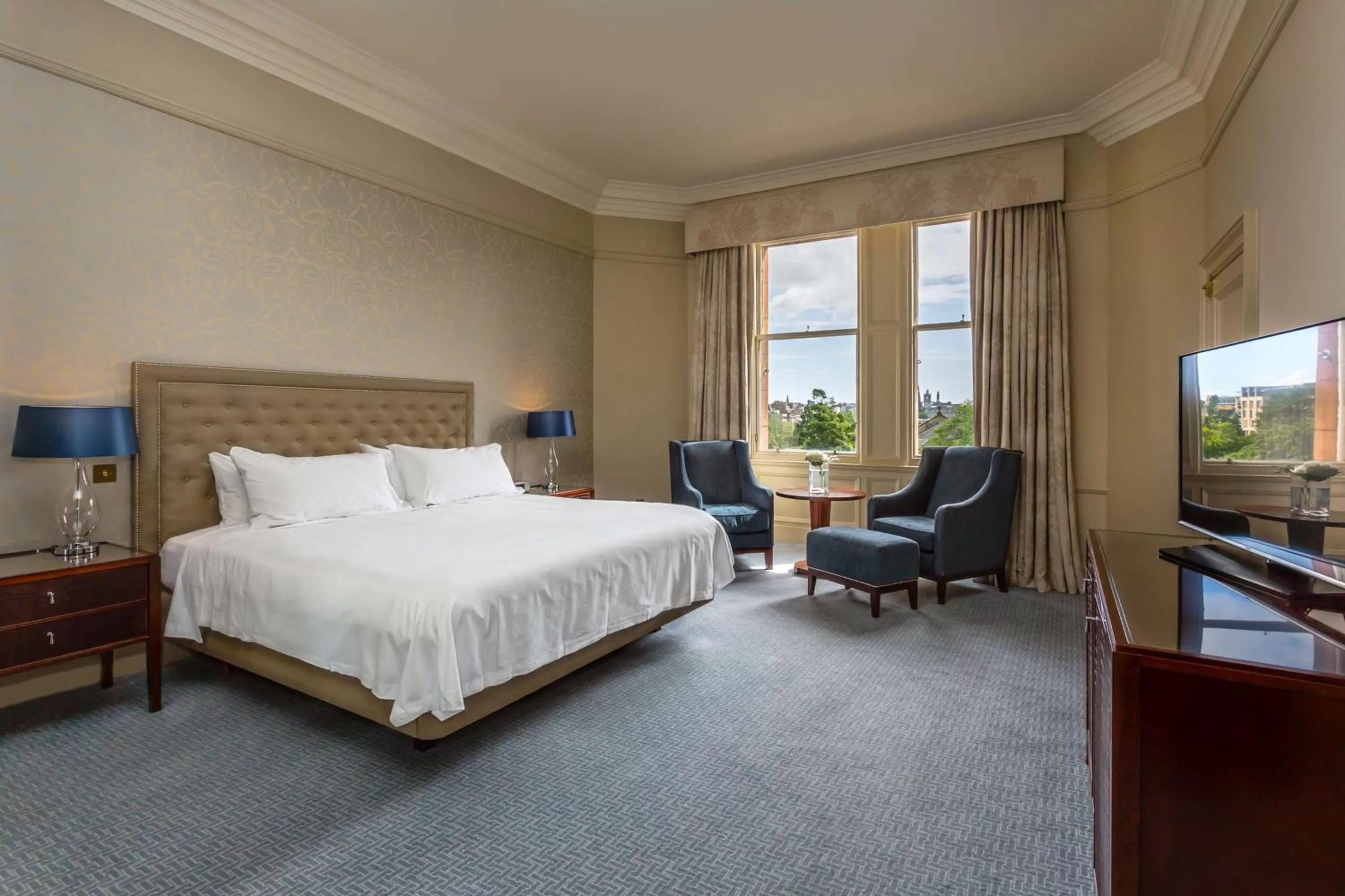 Bed in The Caledonian Edinburgh, Curio Collection by Hilton