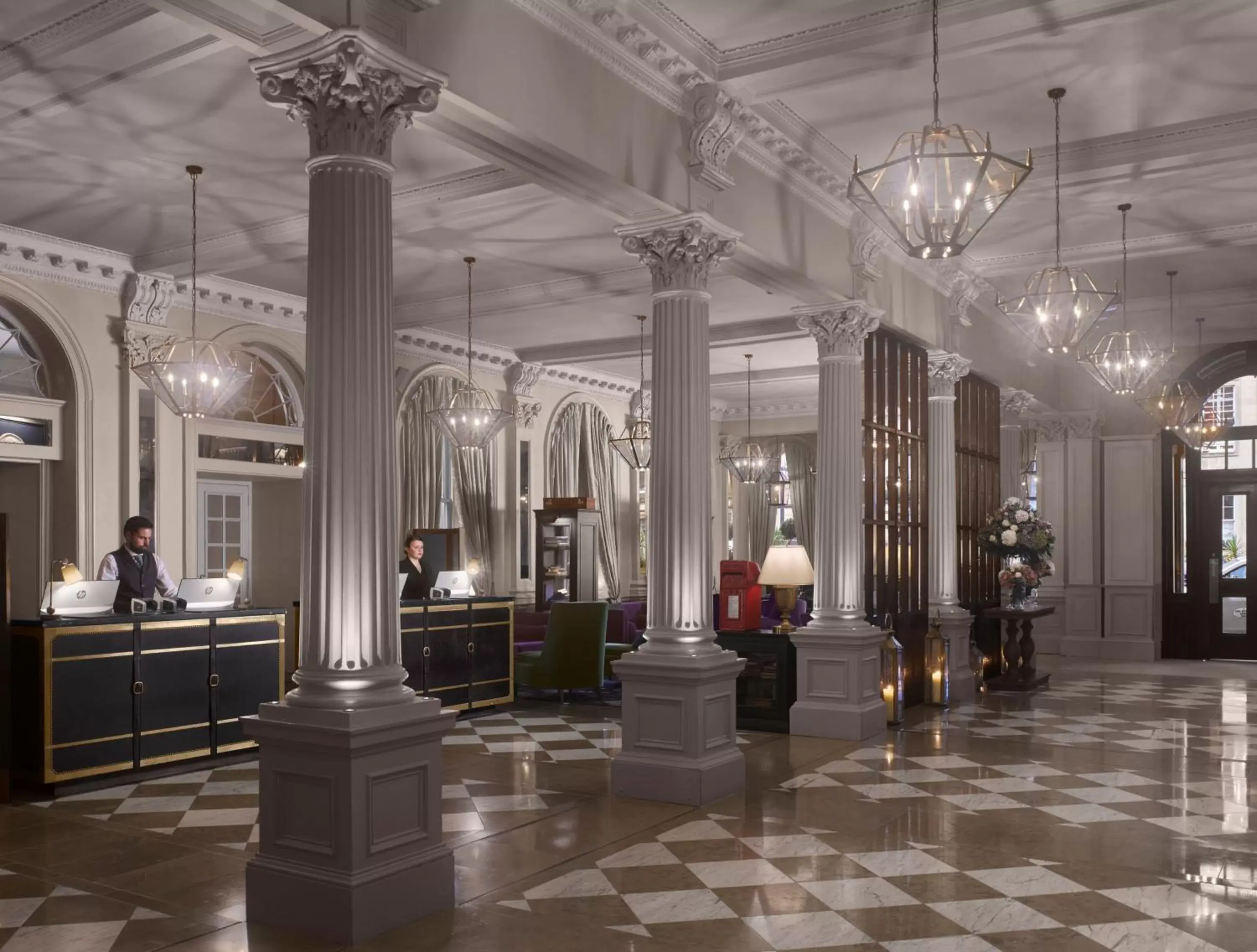 Staff in InterContinental Edinburgh The George by IHG Staff in InterContinental Edinburgh The George by IHG